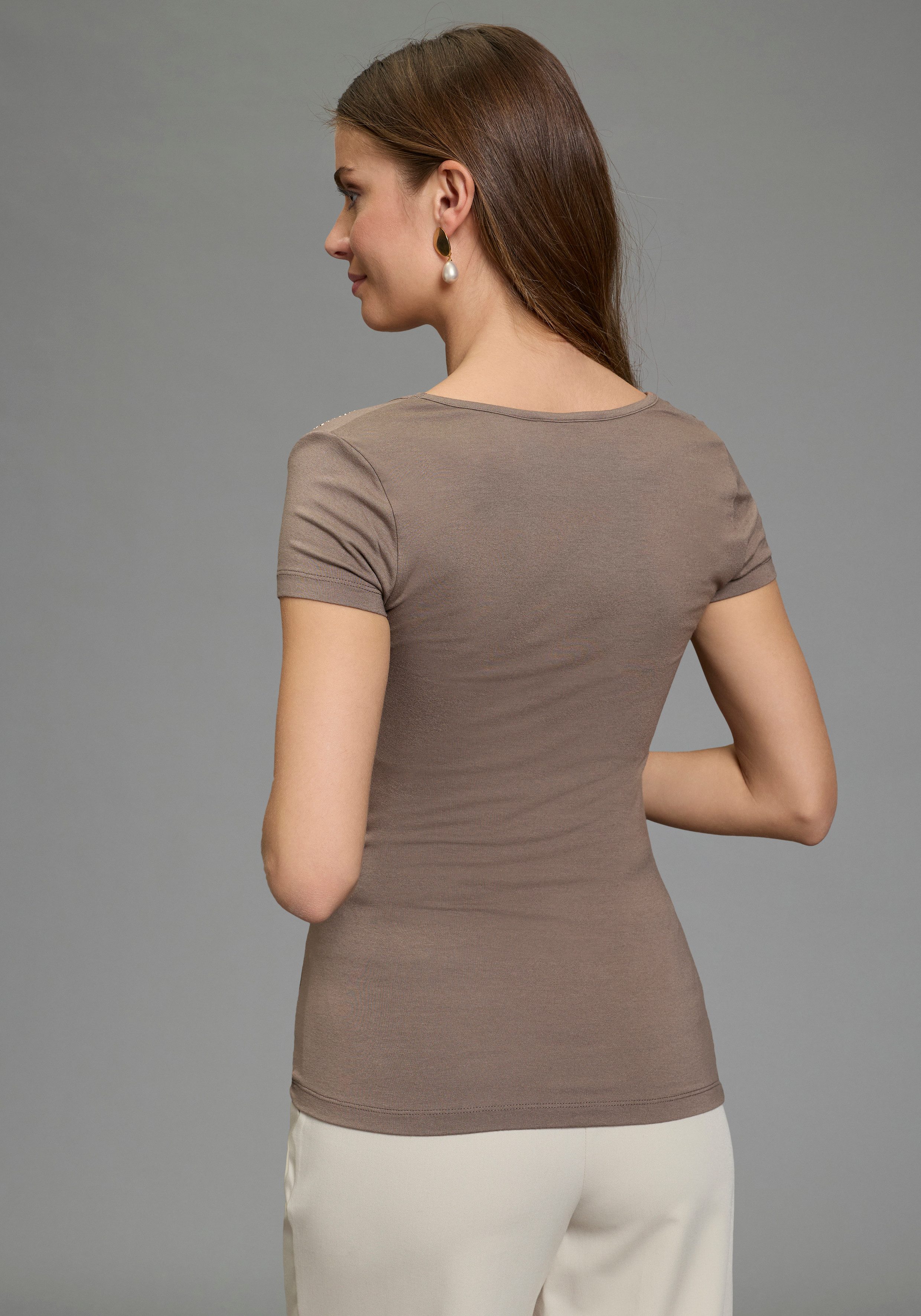 Melrose T-Shirt taillierte Passform, tiefer V-Ausschnitt, aus elastischem J günstig online kaufen