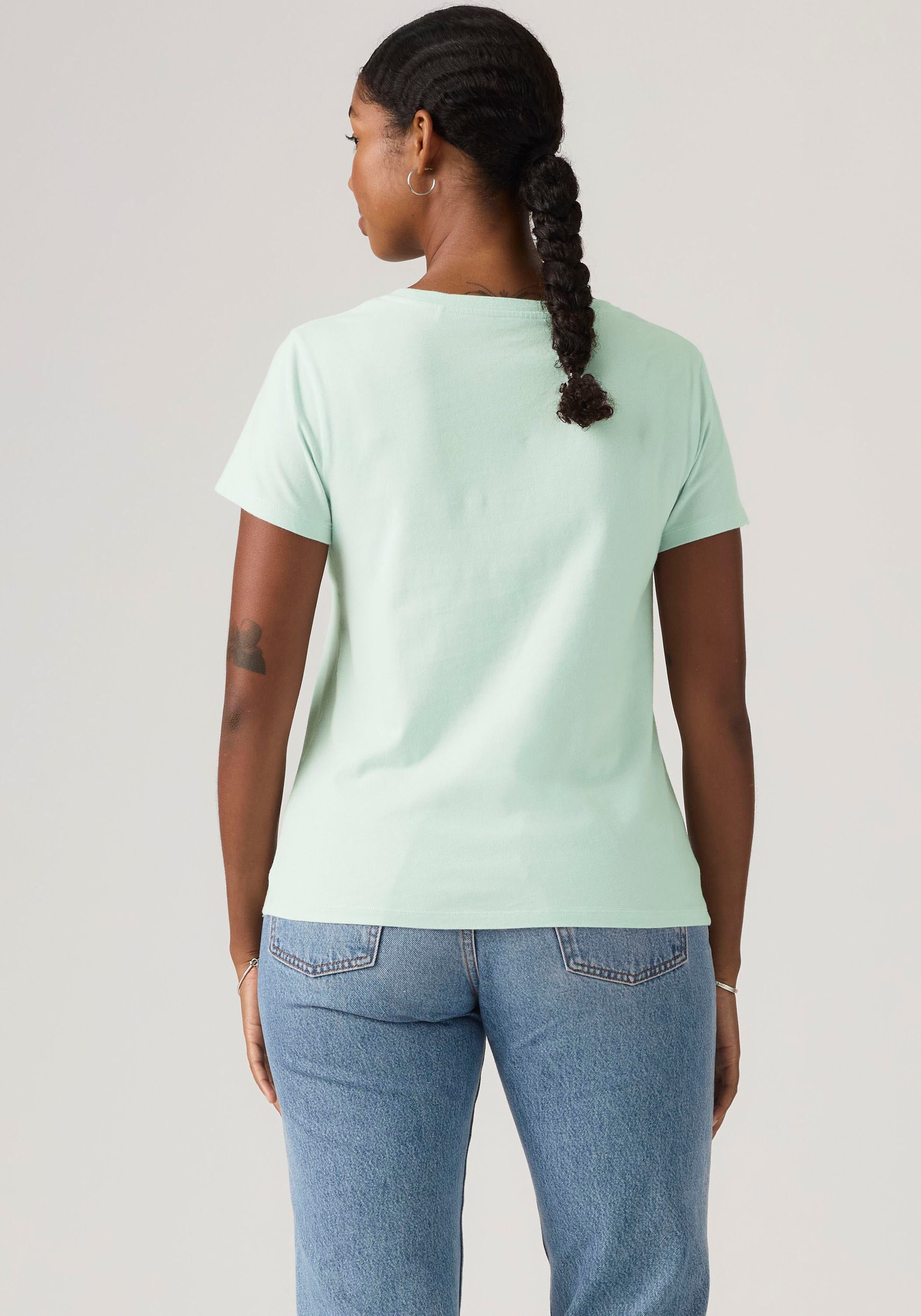 Levi's® V-Shirt Perfect Tee mit kleinem Batwing- Logo