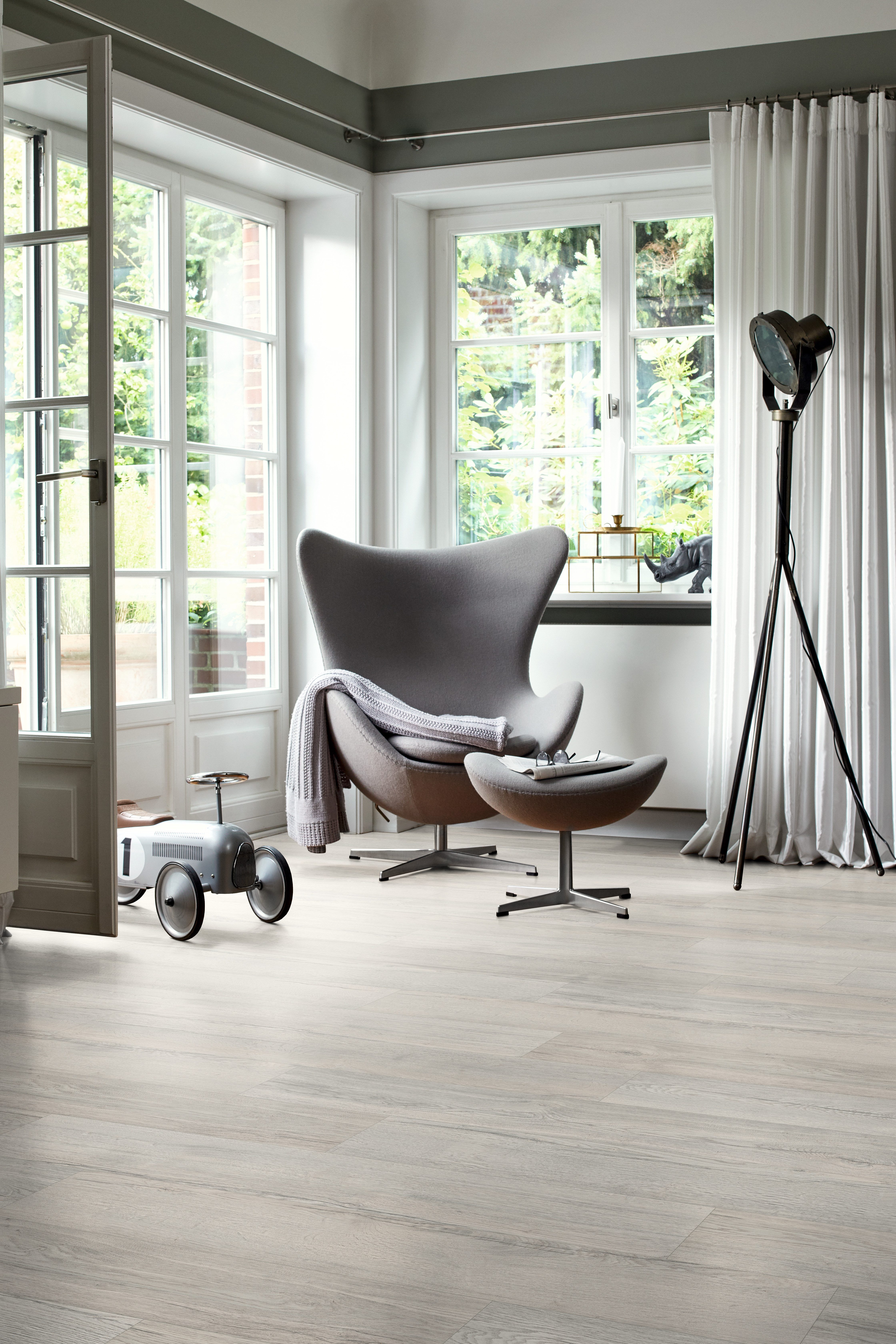 EGGER Laminat Laminat NatureSense* Aqua EL2081 Elva Eiche grau, (10mm, 1,746qm), Wasserbeständig & Praktisch – Bild 4 von 5