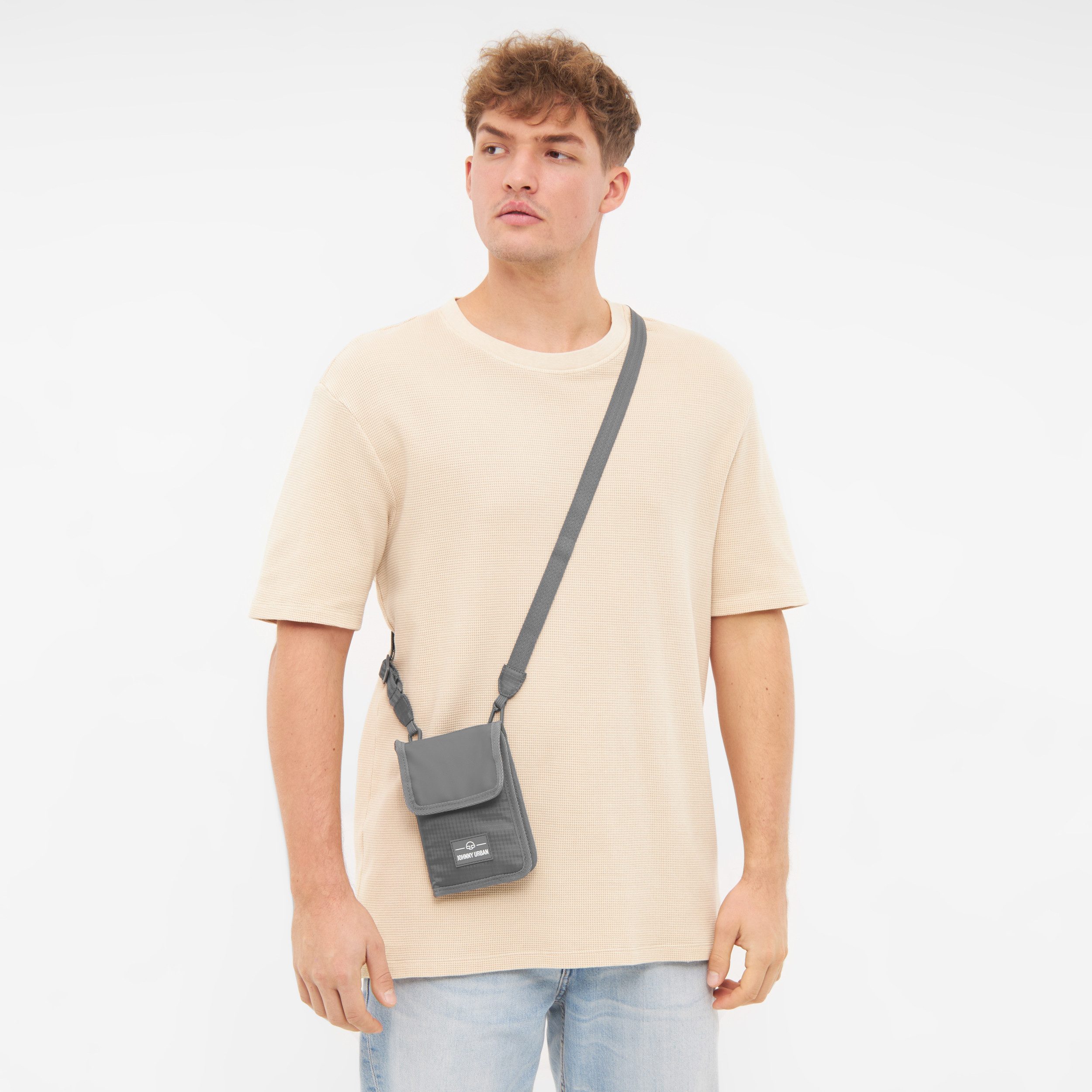 Johnny Urban Umhängetasche Troy Travel Wallet, Wasserabweisend, Kleiner Brustbeutel für Reisen