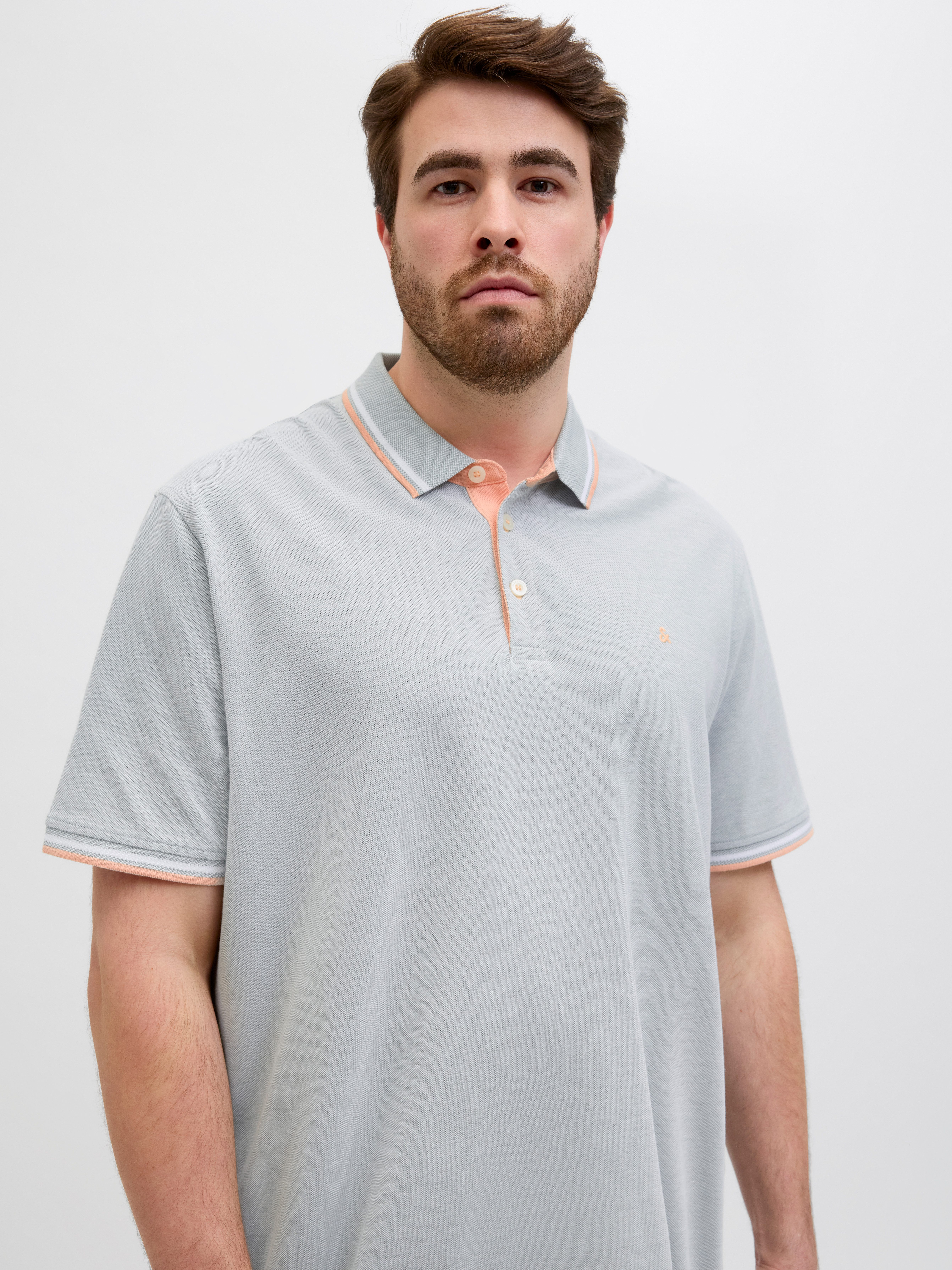 Jack & Jones PlusSize Poloshirt JJEPAULOS POLO SS NOOS PLS mit Logo Sticker günstig online kaufen