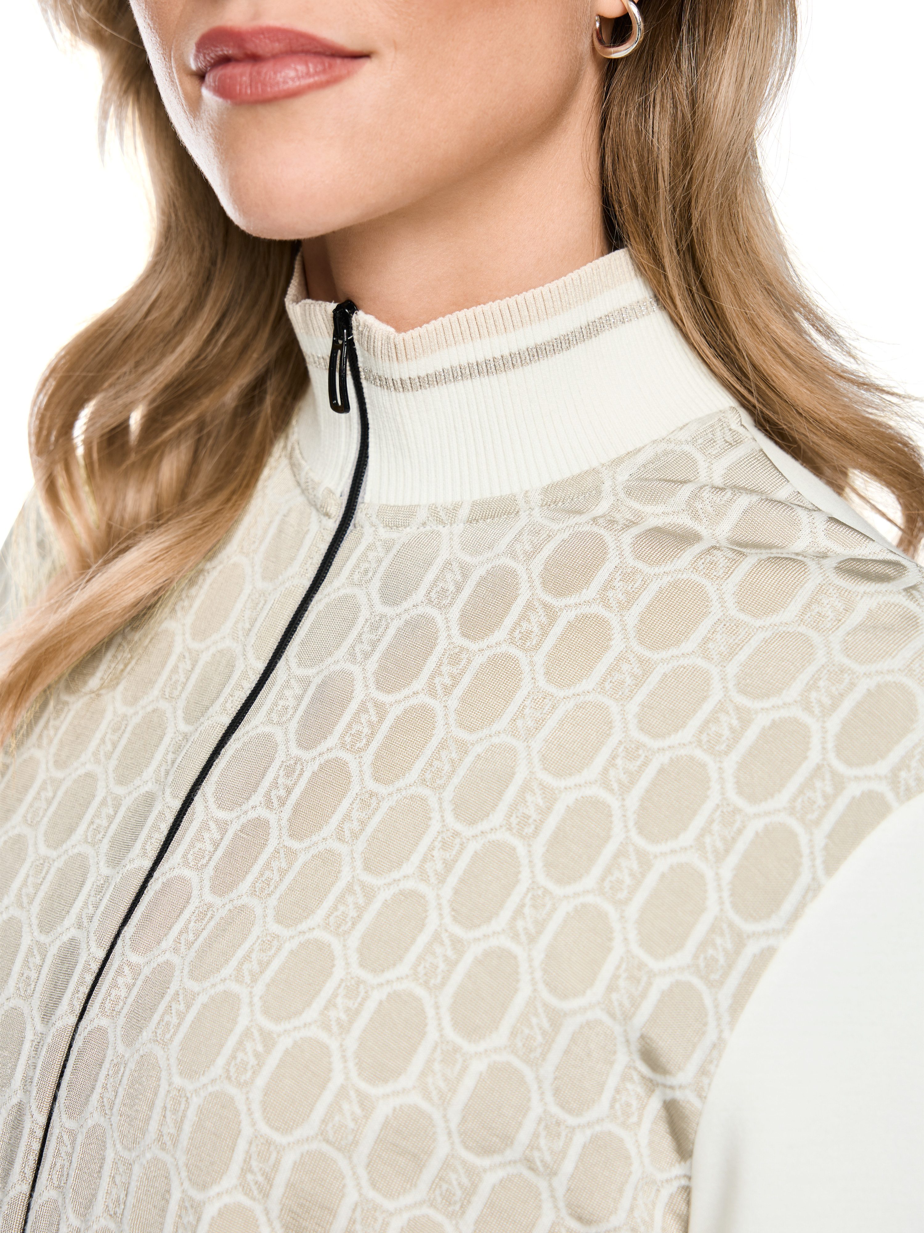 Marc Cain Cardigan Golden Hour Premium Damenmode markantes Chain-Logo-Jacquardmuster auf der Vorderseite