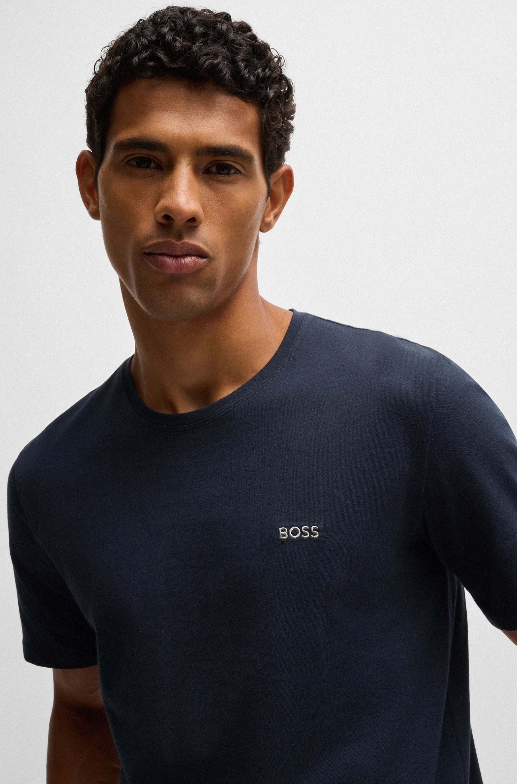 BOSS T-Shirt Mix&Match T-Shirt R mit BOSS Stickerei auf der Brust