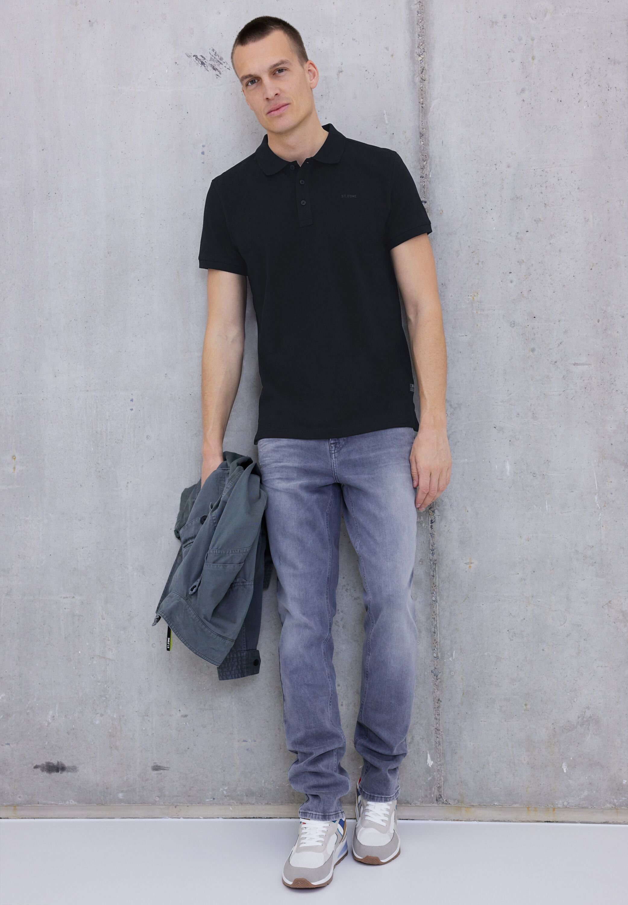 MEN ONE STREET Poloshirt in Black Unifarbe