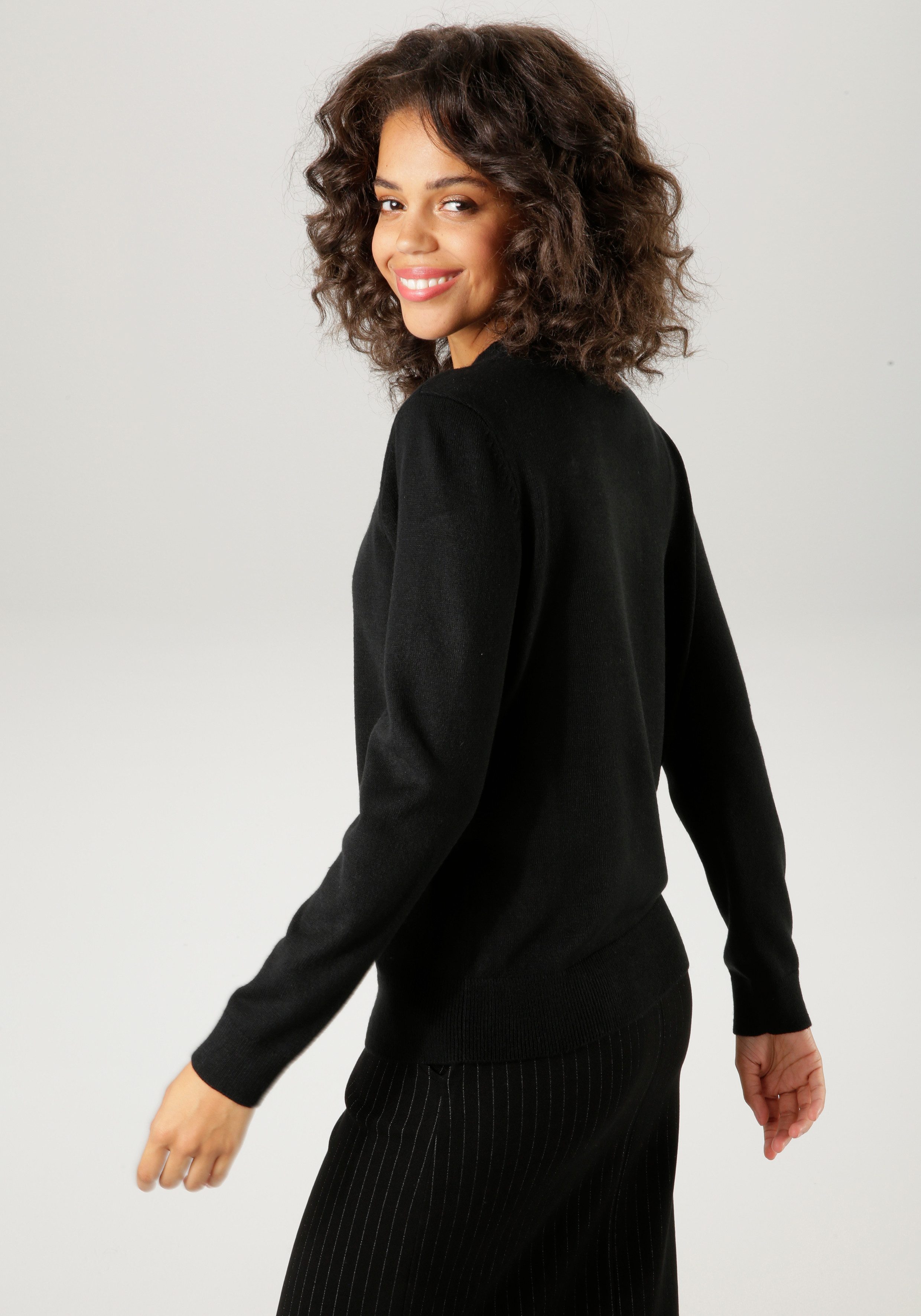Aniston CASUAL Strickpullover mit Cut-out am Dekolleté günstig online kaufen
