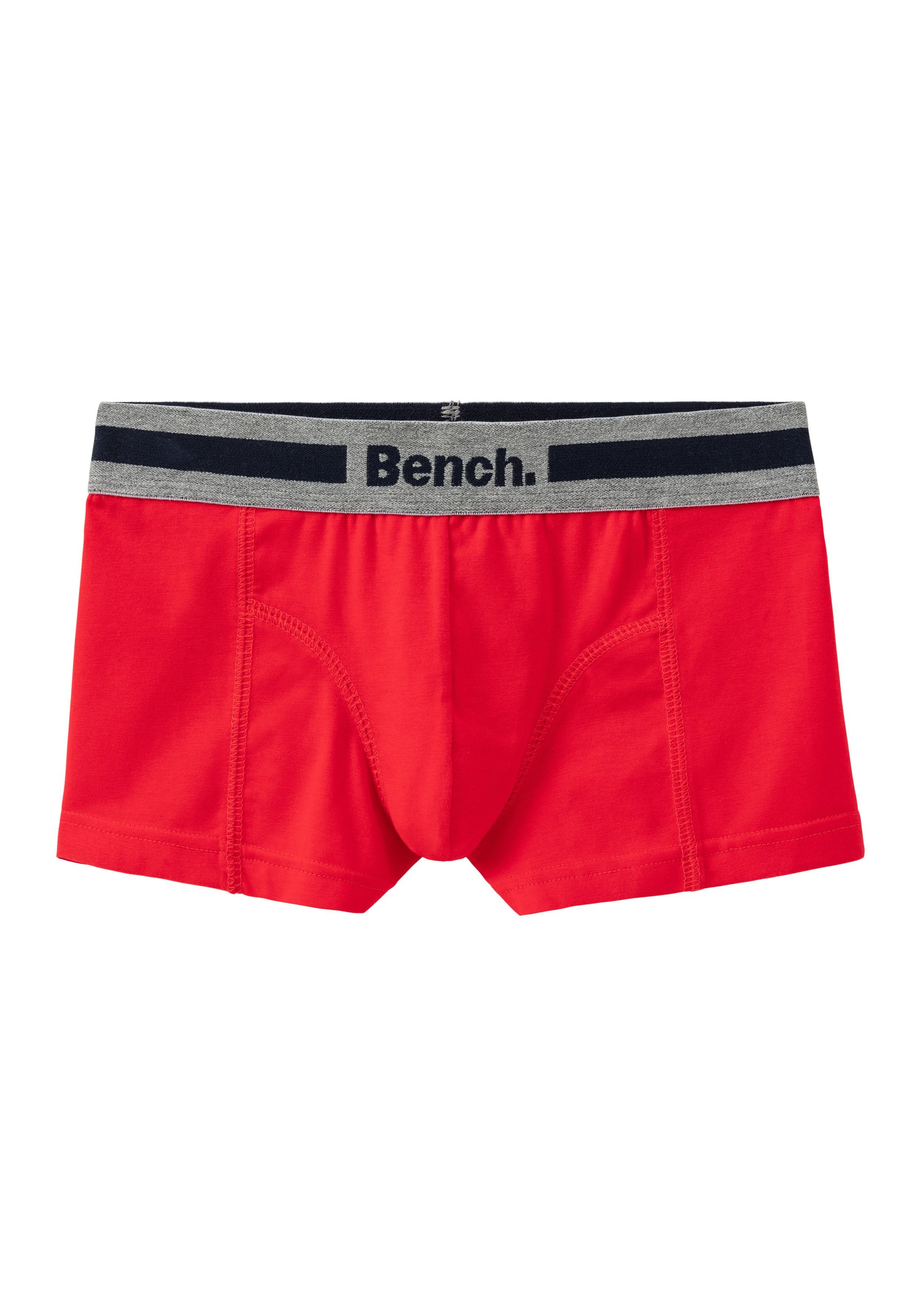 Bench. Boxer (Packung, 4-St) mit grau-meliert, Overlock-Nähten navy, rot, vorn weiß