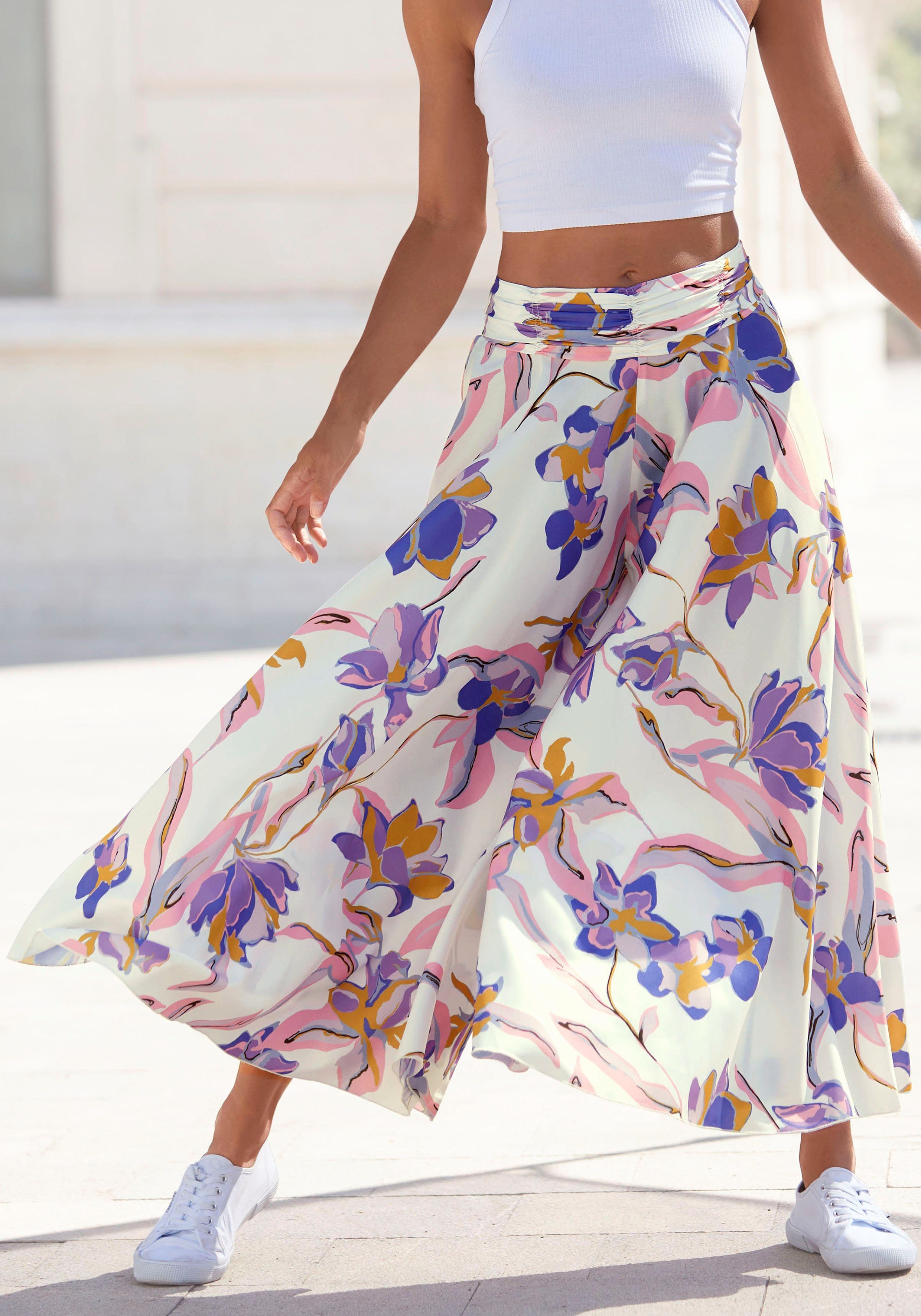 LASCANA Hosenrock, mit floralem Alloverdruck, Culotte, extraweites Bein günstig online kaufen