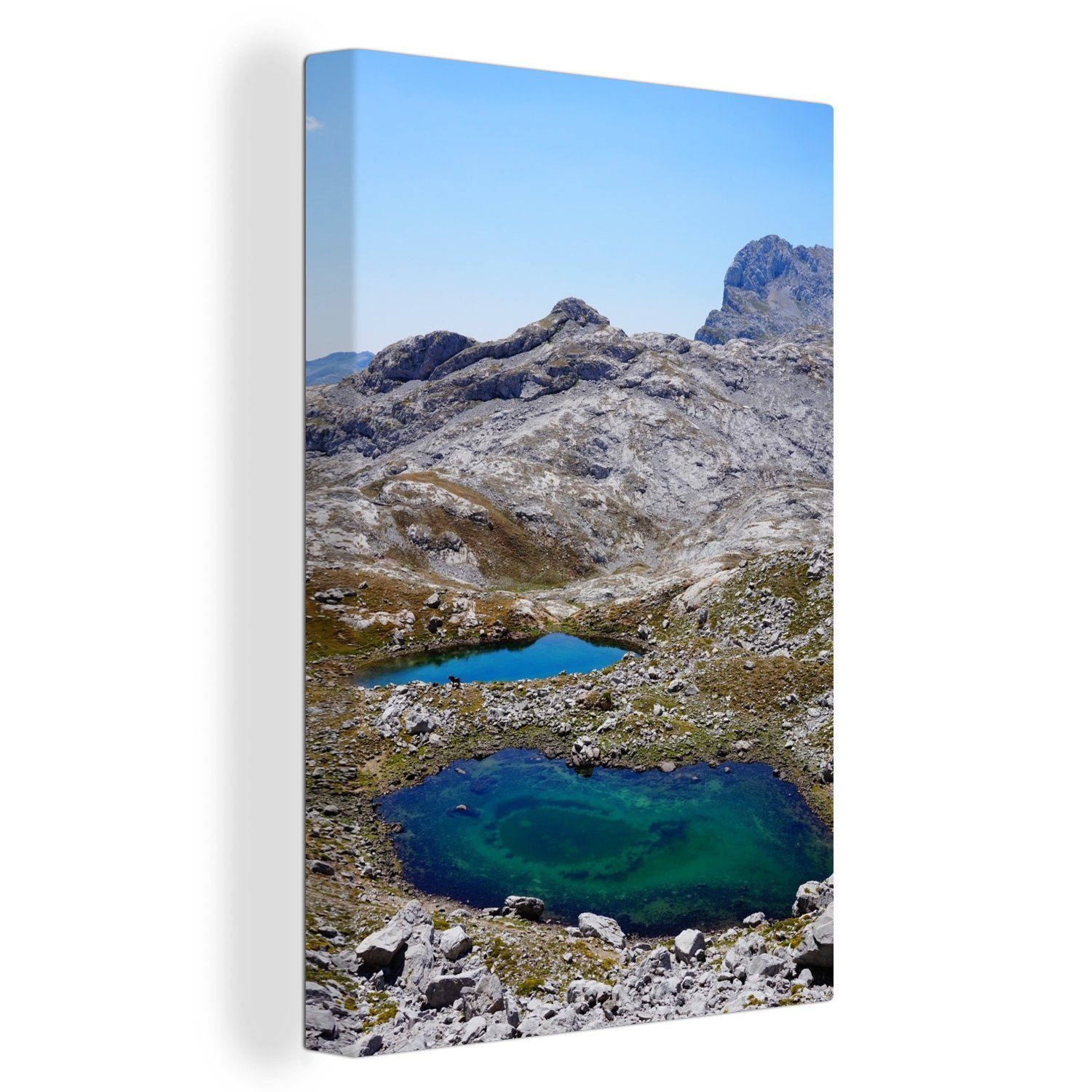 OneMillionCanvasses® Leinwandbild Teiche in den Bergen der Picos de Europa in Spanien, (1 St), Leinwandbild fertig bespannt inkl. Zackenaufhänger, Gemälde, 20x30 cm