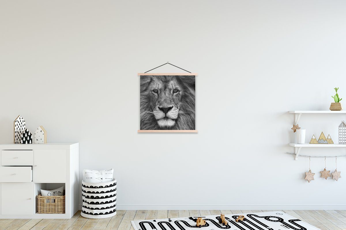 MuchoWow Poster Tierprofil Persischer Löwe in schwarz und weiß, (1 St), Posterleiste, Textilposter für Wohnzimmer, Bilderleiste, Magnetisch