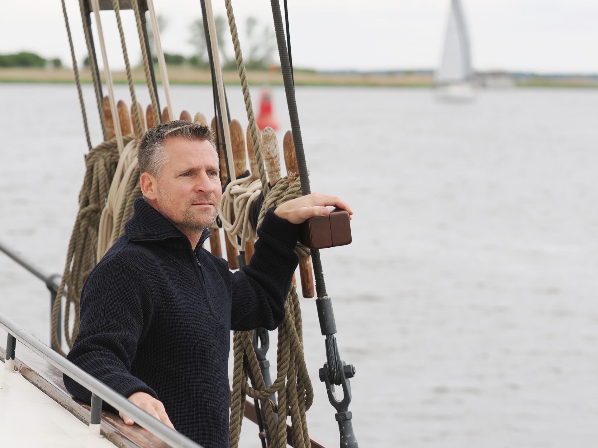Blauer Peter Troyer aus Merino mit Reißverschluß – Bild 2 von 5