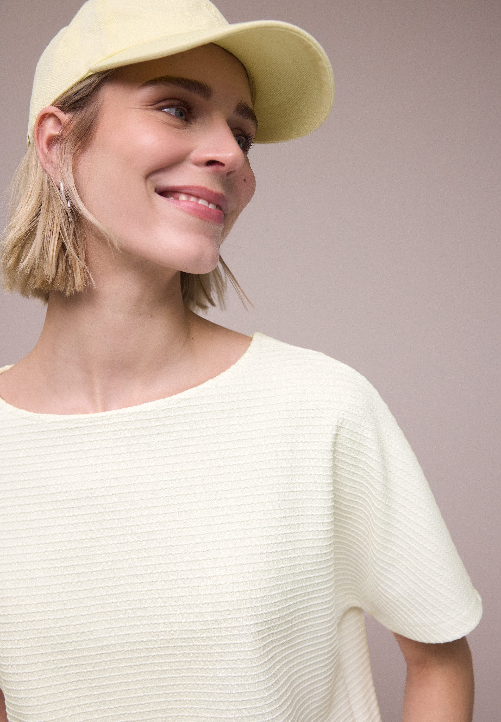 STREET ONE Kurzarmshirt Sommershirt in Struktur-Optik