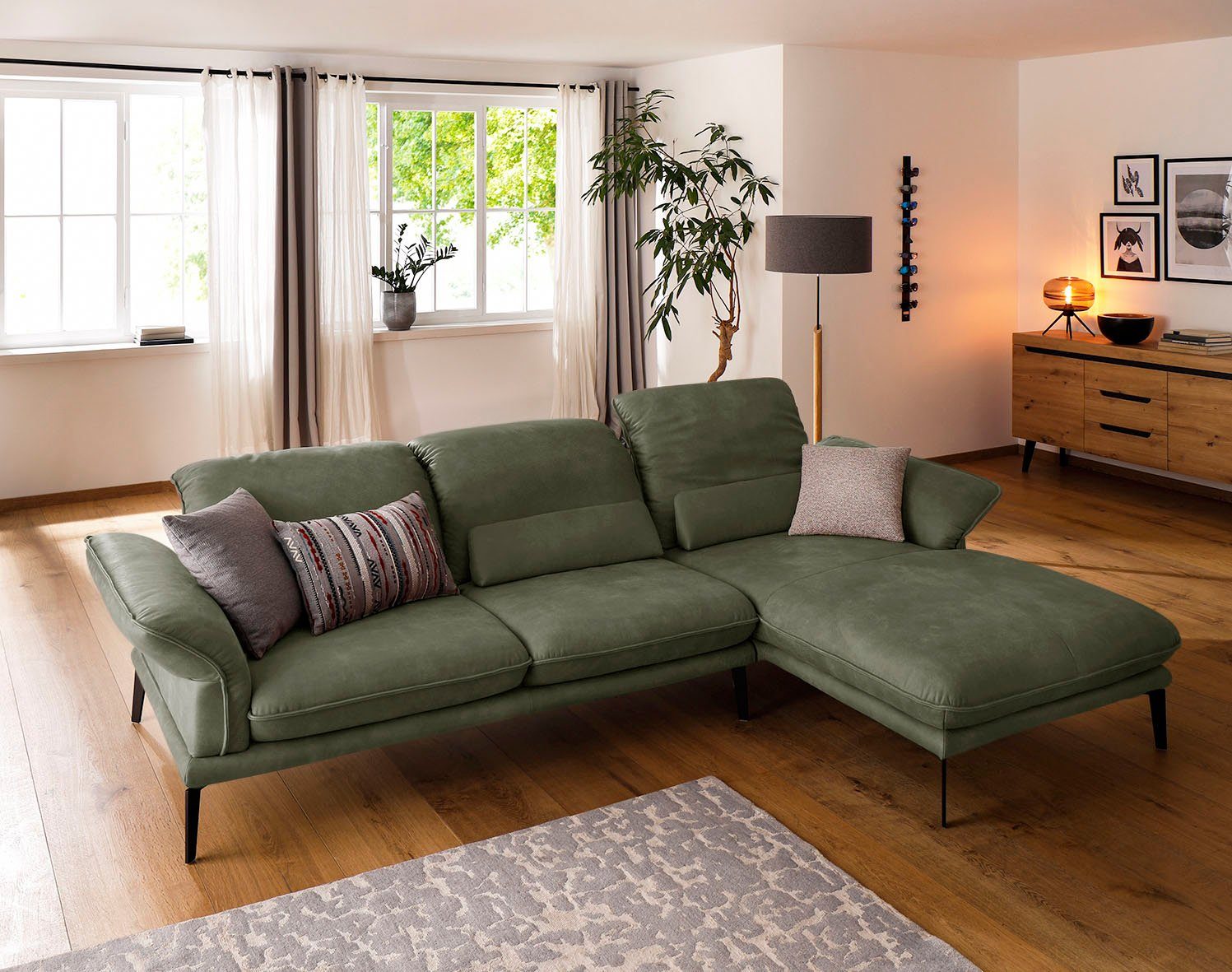 W.SCHILLIG Ecksofa sherry, mit Kopfstützenverstellung, Winkelfüße in Schwarz, Breite 300 cm olive Z78