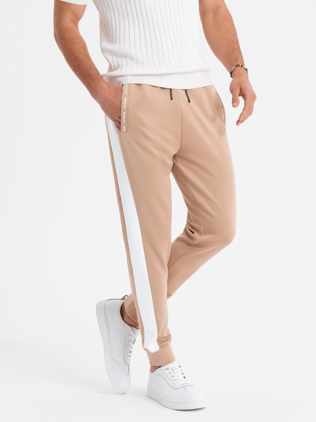Sweatpants Herren Jogginghose mit kontrastfarbenen Streifen