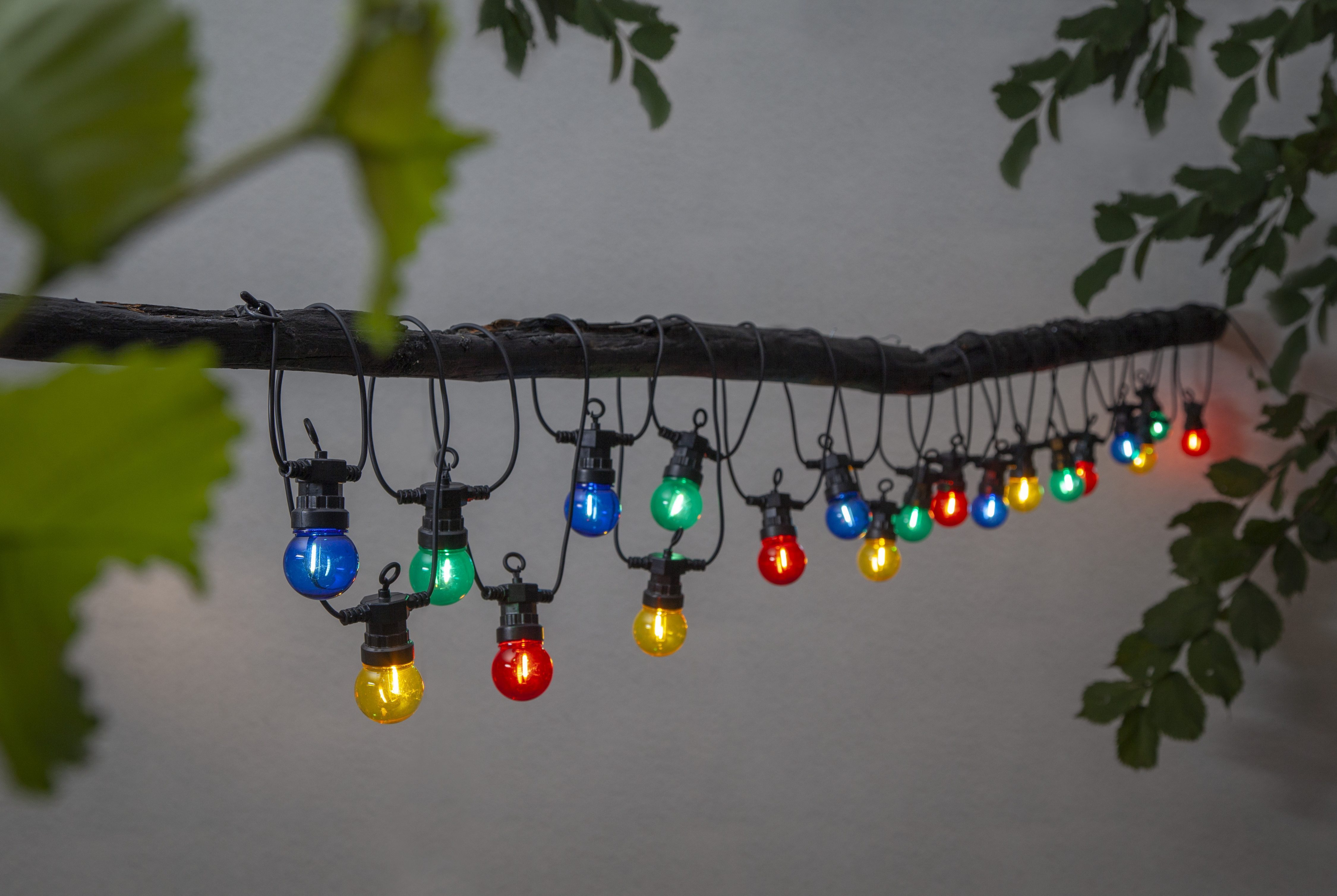 STAR TRADING LED-Lichterkette Circus Small Filament, 20-flammig, ca. 11,5x5 cm, ca. 8,55 m, Länge mit Trafo, outdoor, Vierfarb-Karton