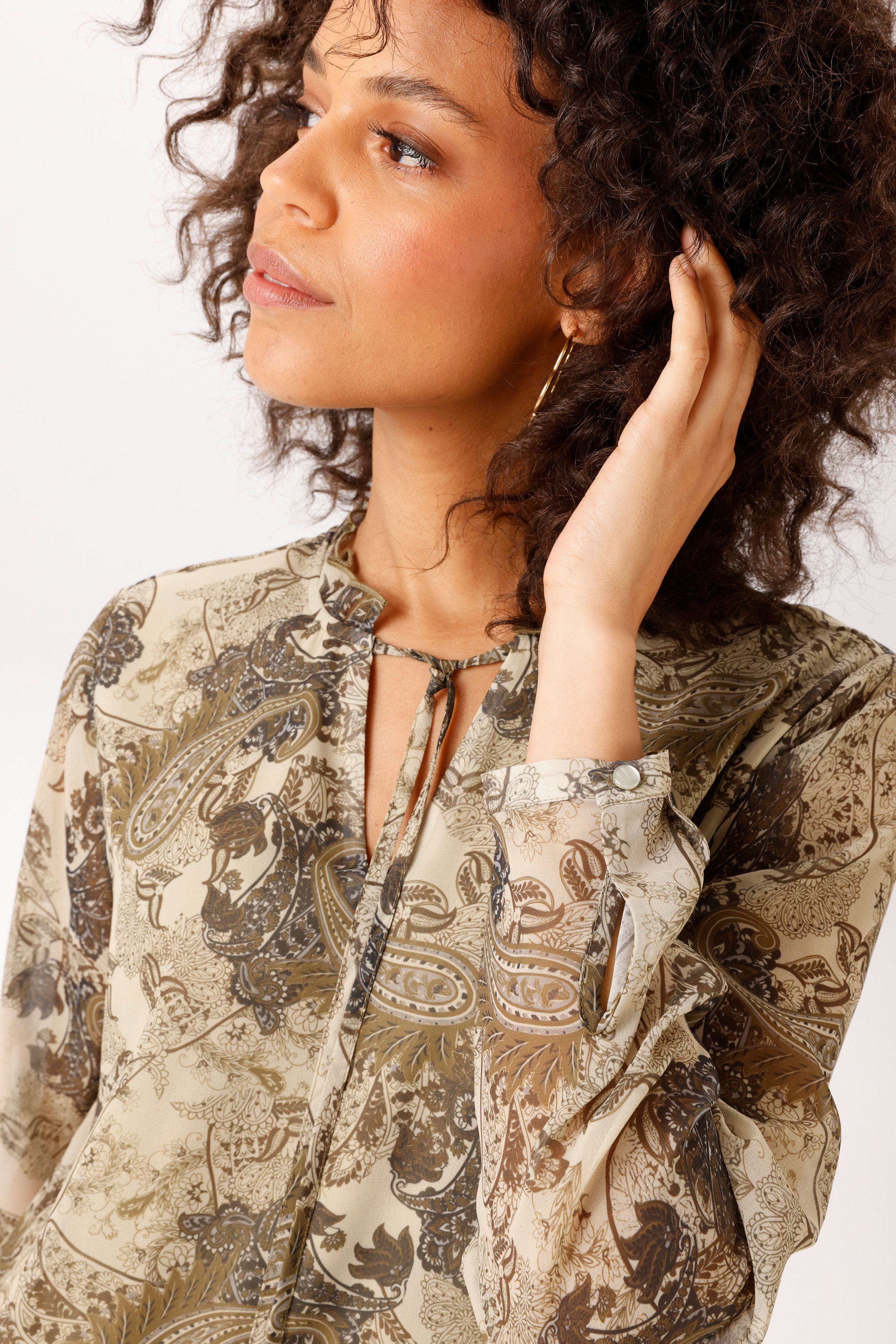 Aniston CASUAL Schlupfbluse mit farbharmonischem Paisley-Muster - NEUE KOLLEKTION – Bild 4 von 5