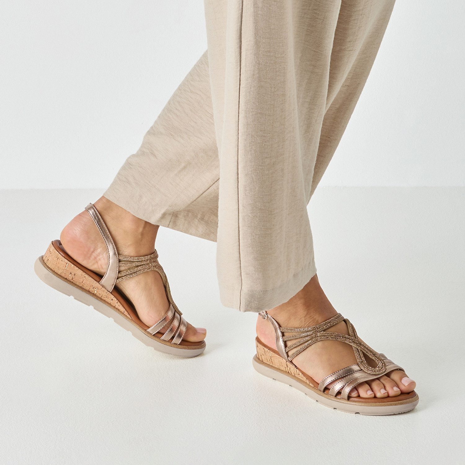 Tamaris Keilsandalette Sommerschuh, Riemchensandale im Metalliclook