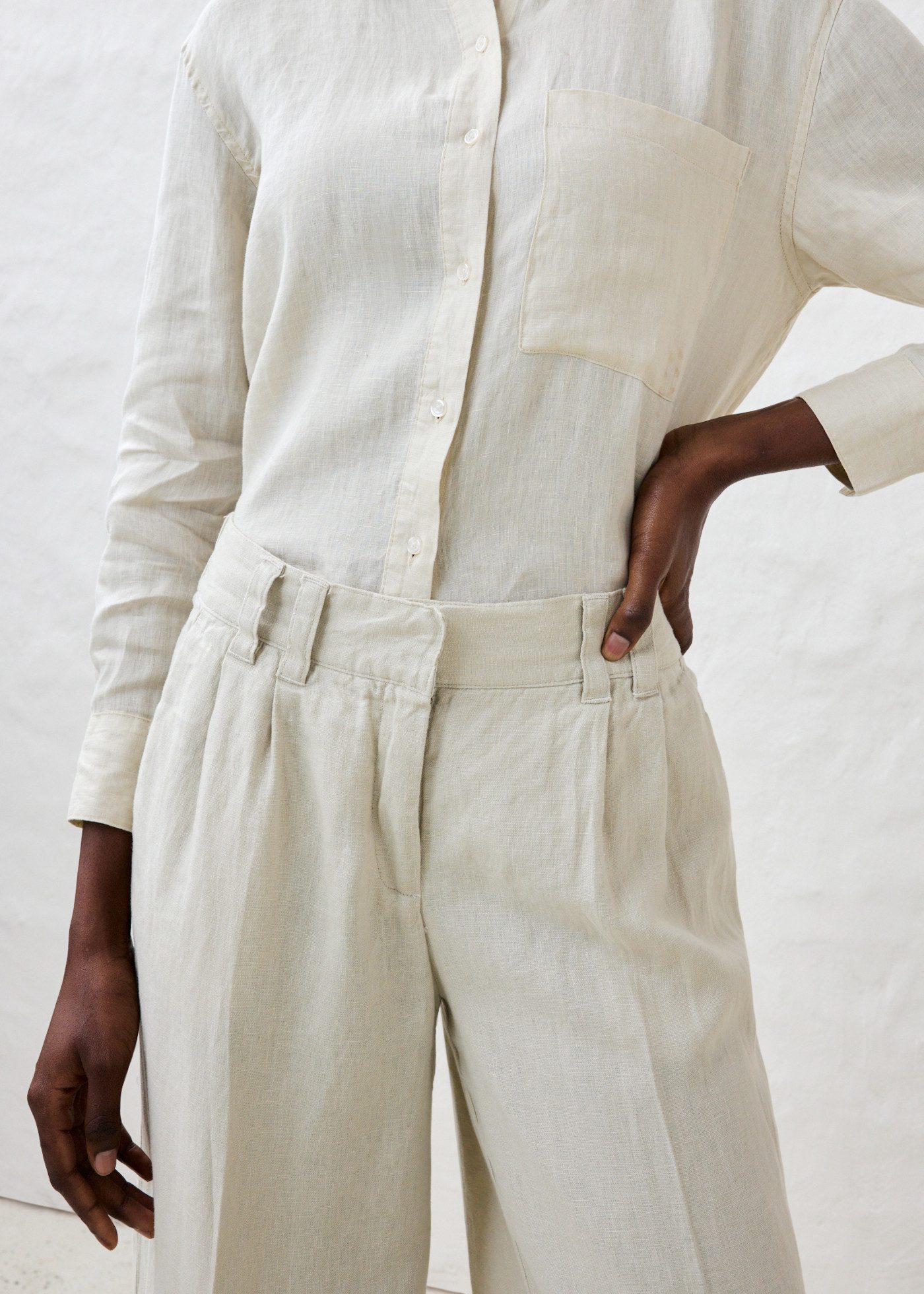 bonprix Bundfaltenhose aus Leinen, strapazierfähiges Material, Loose Fit, mit Knittereffekt – Bild 5 von 5
