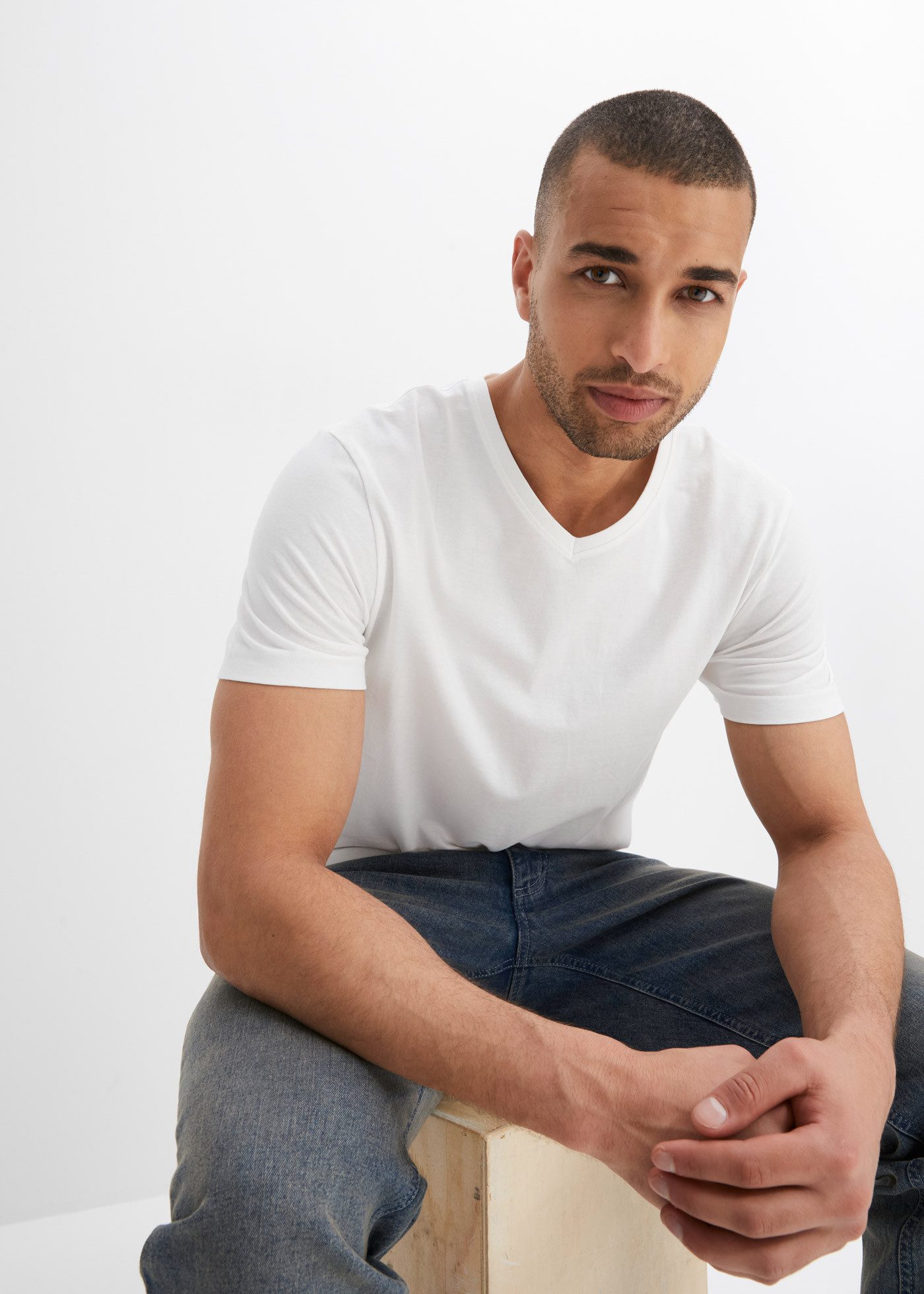 bonprix T-Shirt (Packung, 3-tlg) Regular Fit, V-Ausschnitt, aus Baumwolle günstig online kaufen