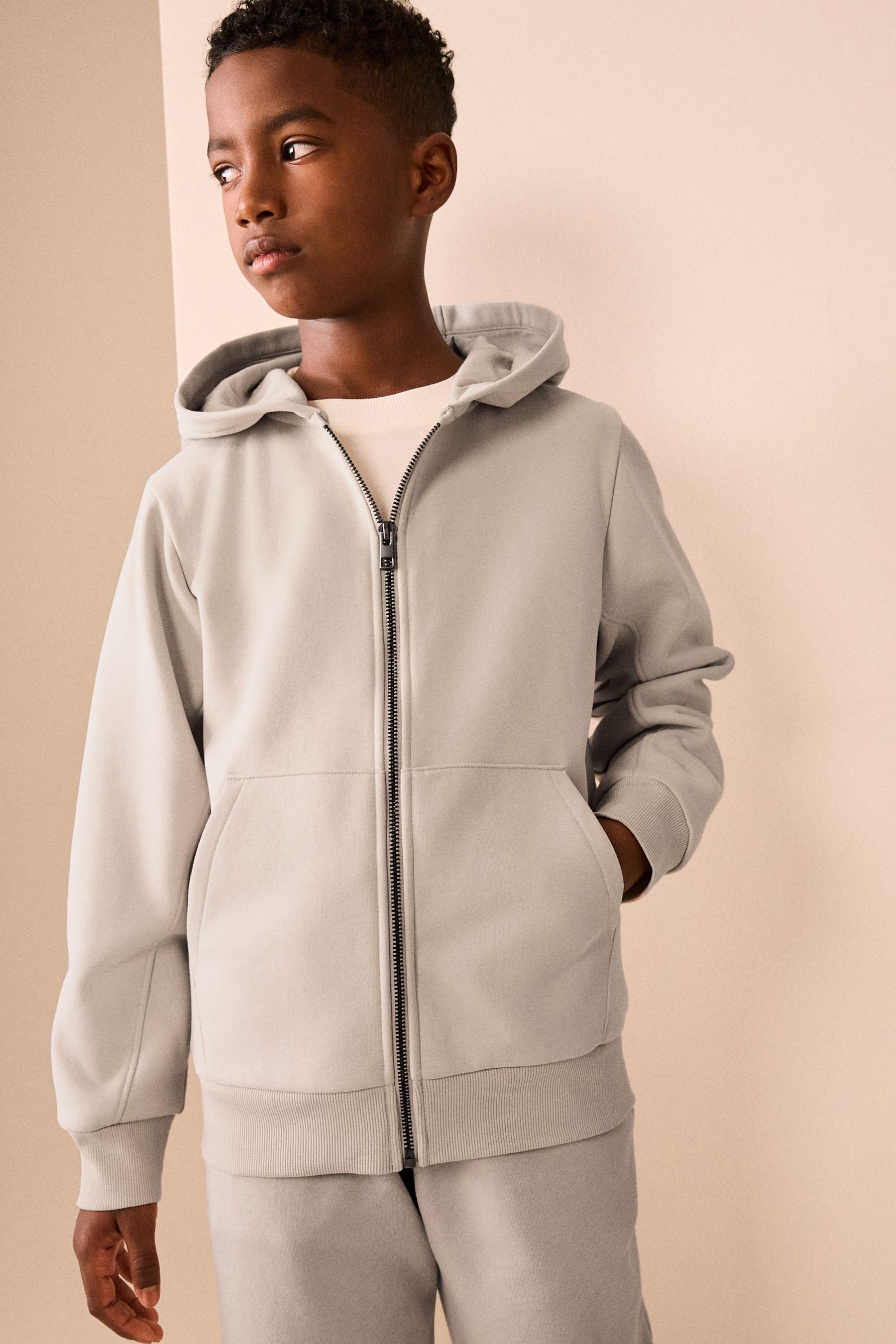 Next Hoodie Kapuzenjacke mit Reißverschluss und Hirsch (1-tlg)