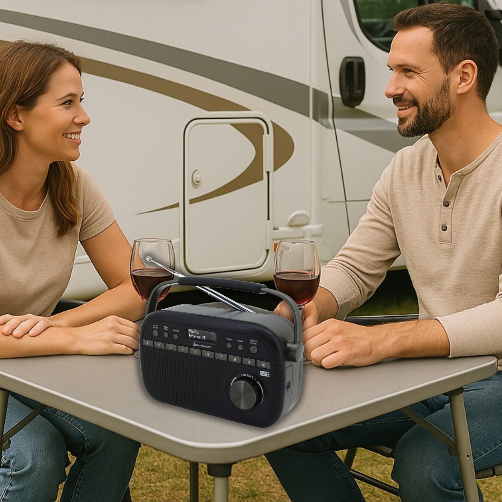 Soundmaster DAB280SW tragbares Digitalradio DAB+ UKW-RDS Kopfhörerbuchse Retro Digitalradio (DAB) (DAB+, UKW-RDS, 1.2 W, Tragbares DAB+ Radio, Kopfhöreranschluss, Wecker, Alarm)