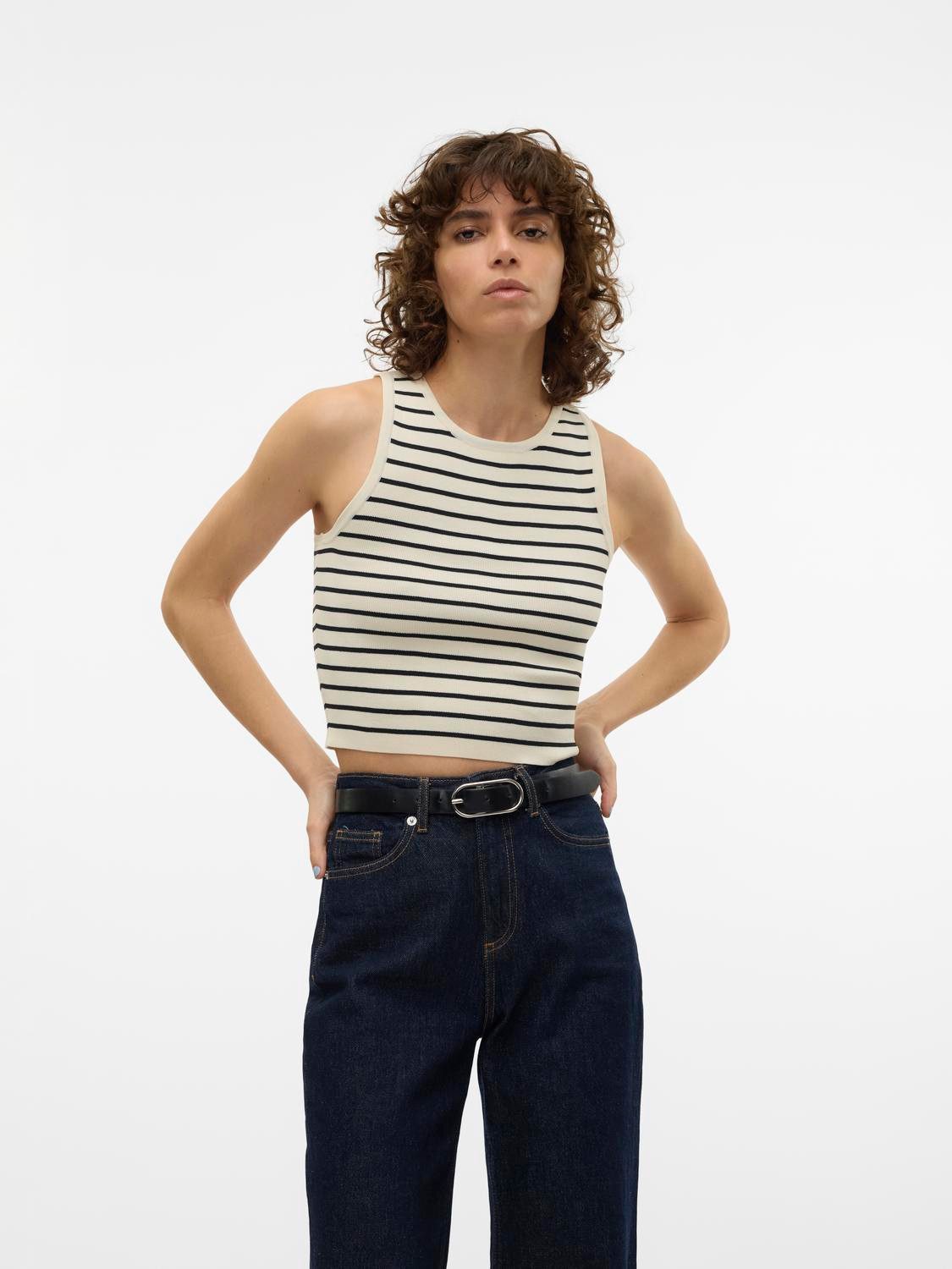 Vero Moda В'язані светри VMGINNY SL O-NECK CROP TOP NOOS