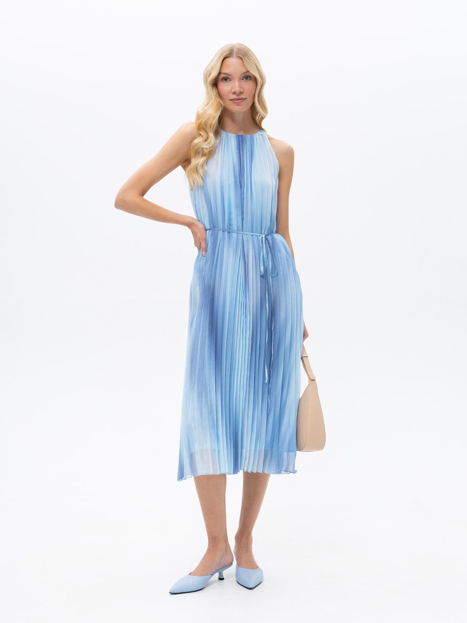 Sommerkleid in Blau und Plissé
