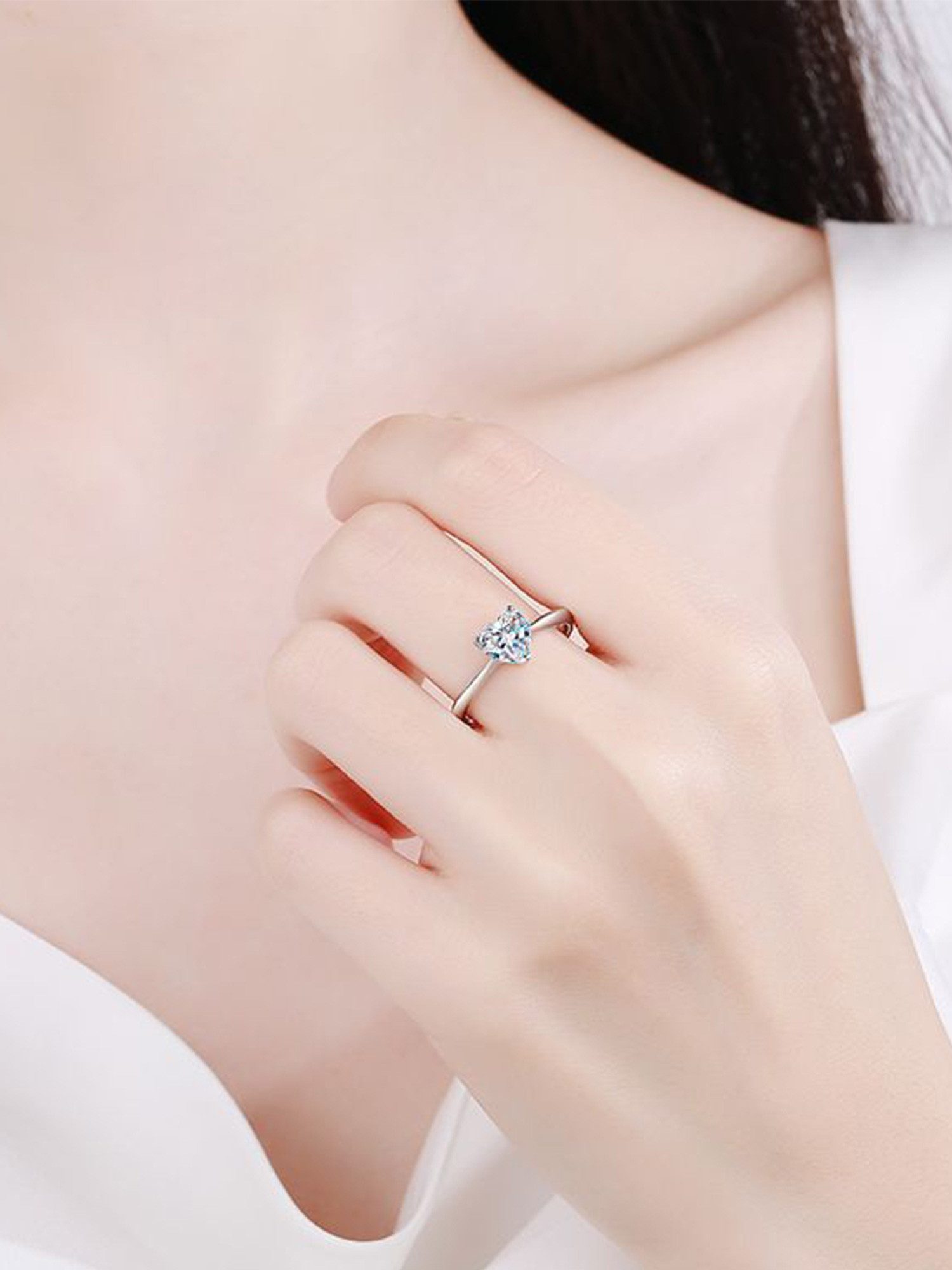 Staufergold Verlobungsring Moissanit-Solitärring „Herzlicht“ (1 ct) – Herzschliff