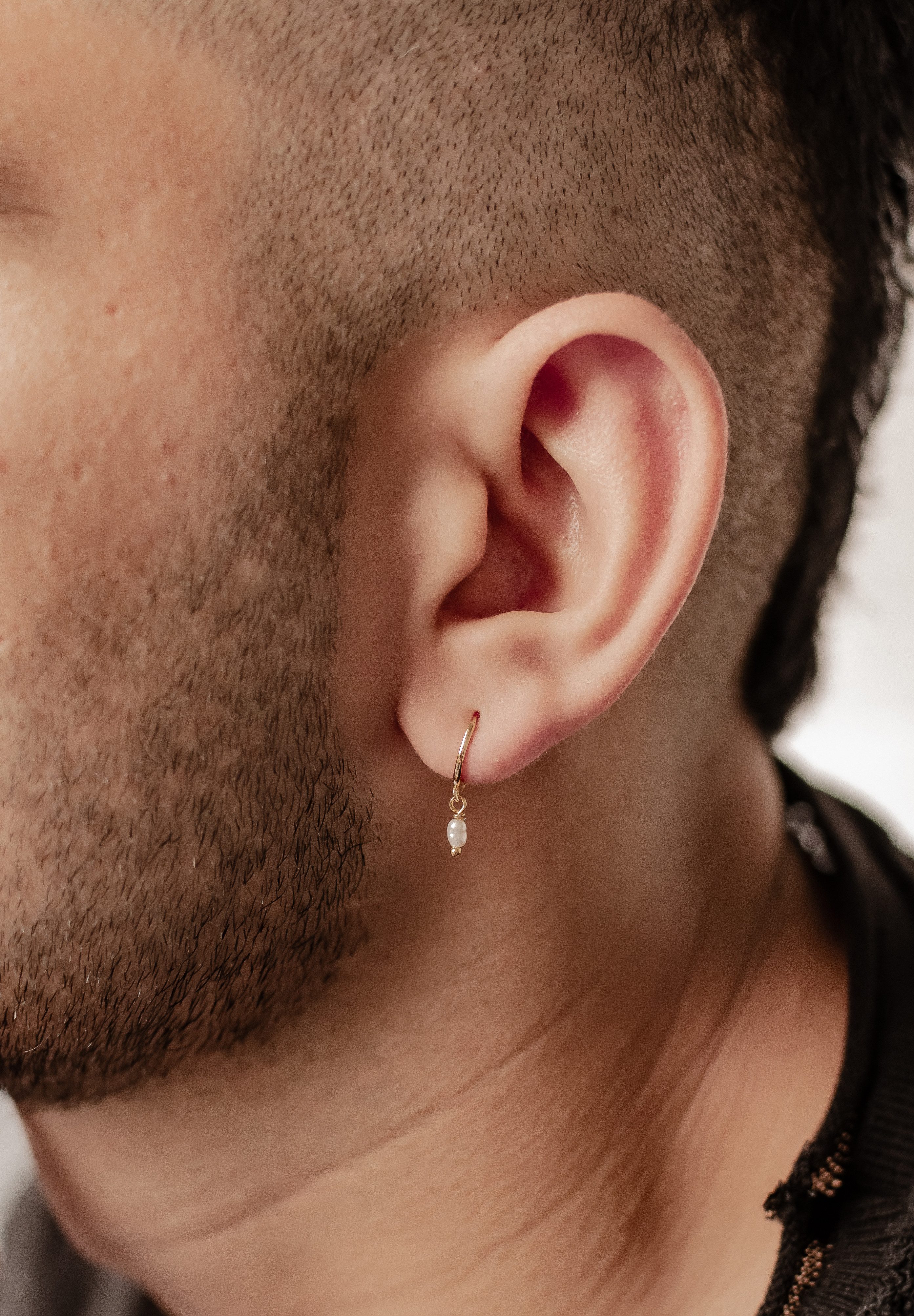 Hey Happiness Paar Ohrhänger weiße Süßwasserperle Anhänger, Herren Ohrringe Creolen Silber 925, 18k vergoldet