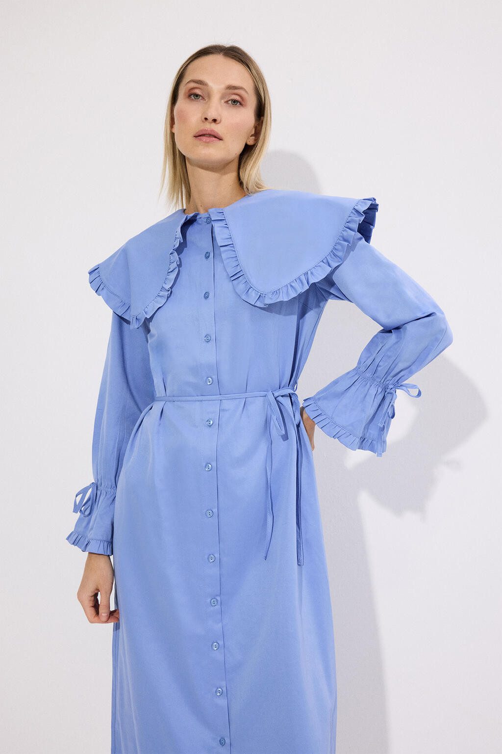 touche prive Maxikleid Hemdblusenkleid mit breitem Kragen und Rüschen