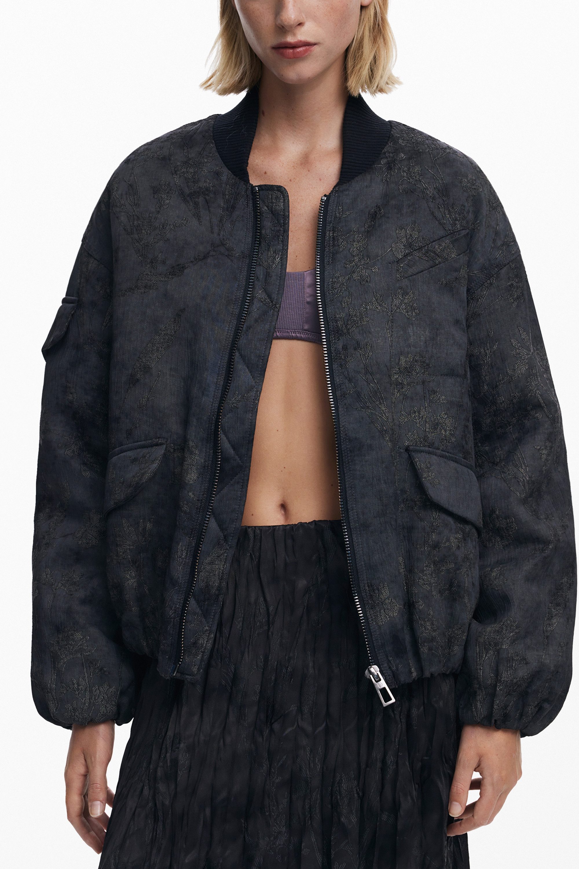 Desigual Outdoorjacke Stylische Damenjacke in Schwarz mit Kontrastdetails und Reißverschlus