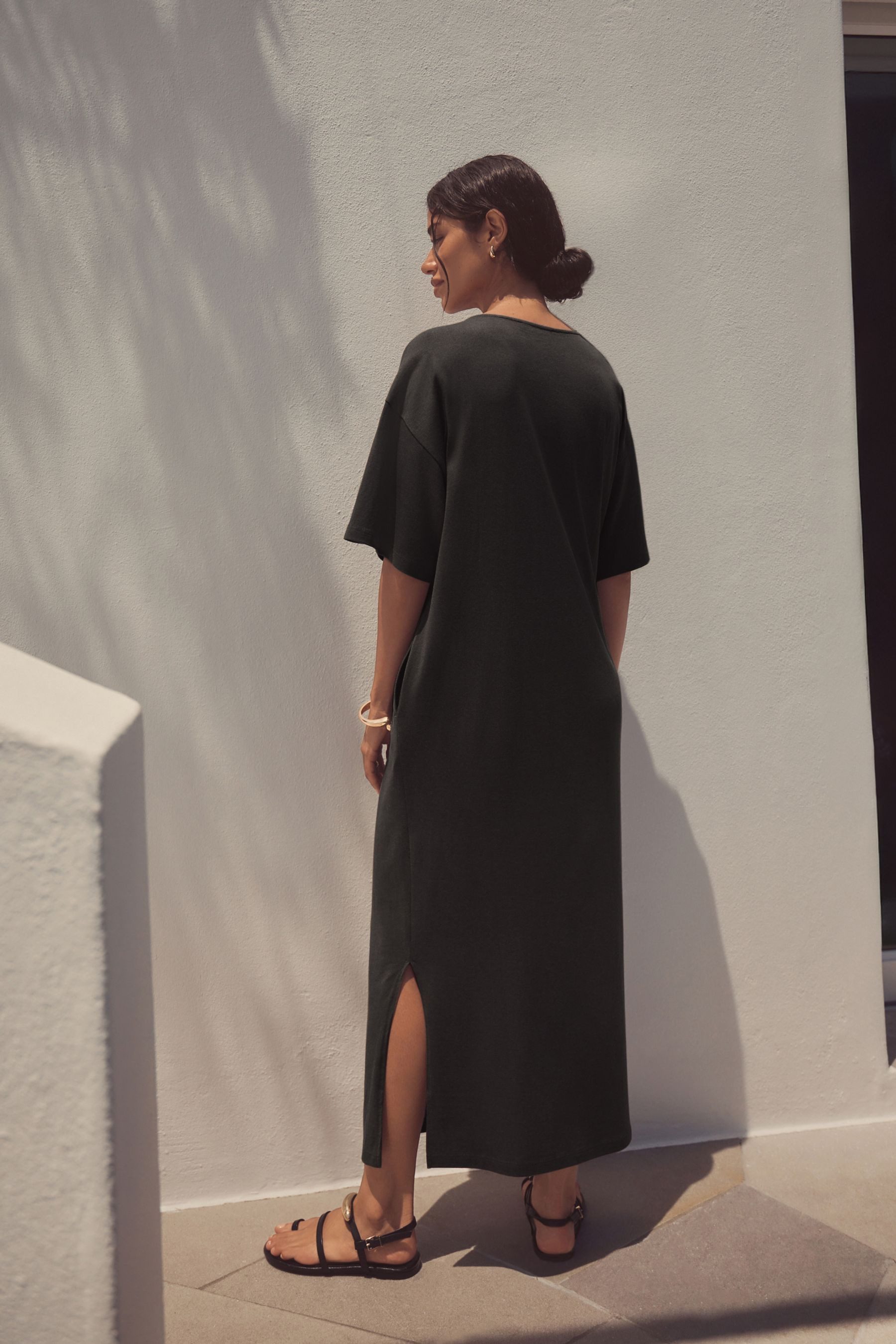 Next Shirtkleid Sommerliches T-Shirtkleid mit Drehung, Kurzgröße (1-tlg)