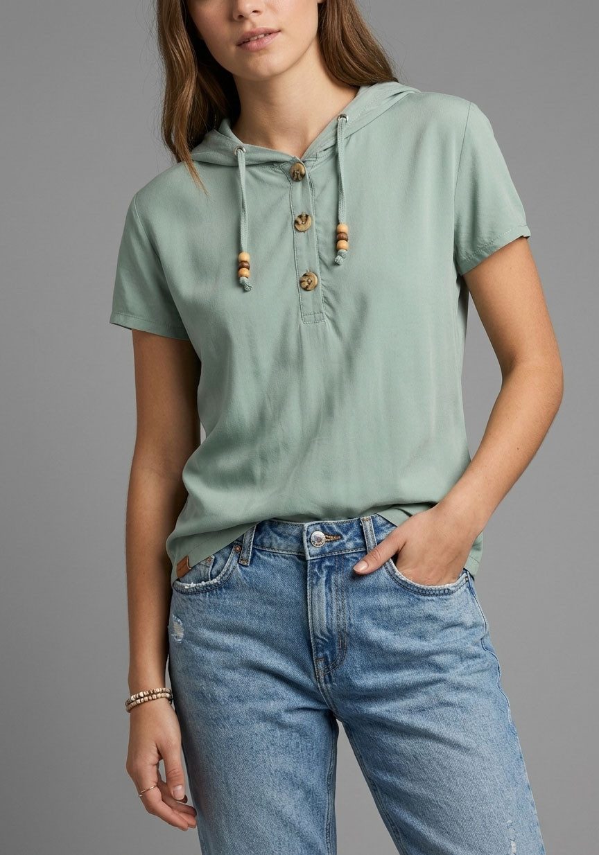 KangaROOS Shirtbluse figurumspielendes Blusentop, mit angeschnittenen Ärmeln