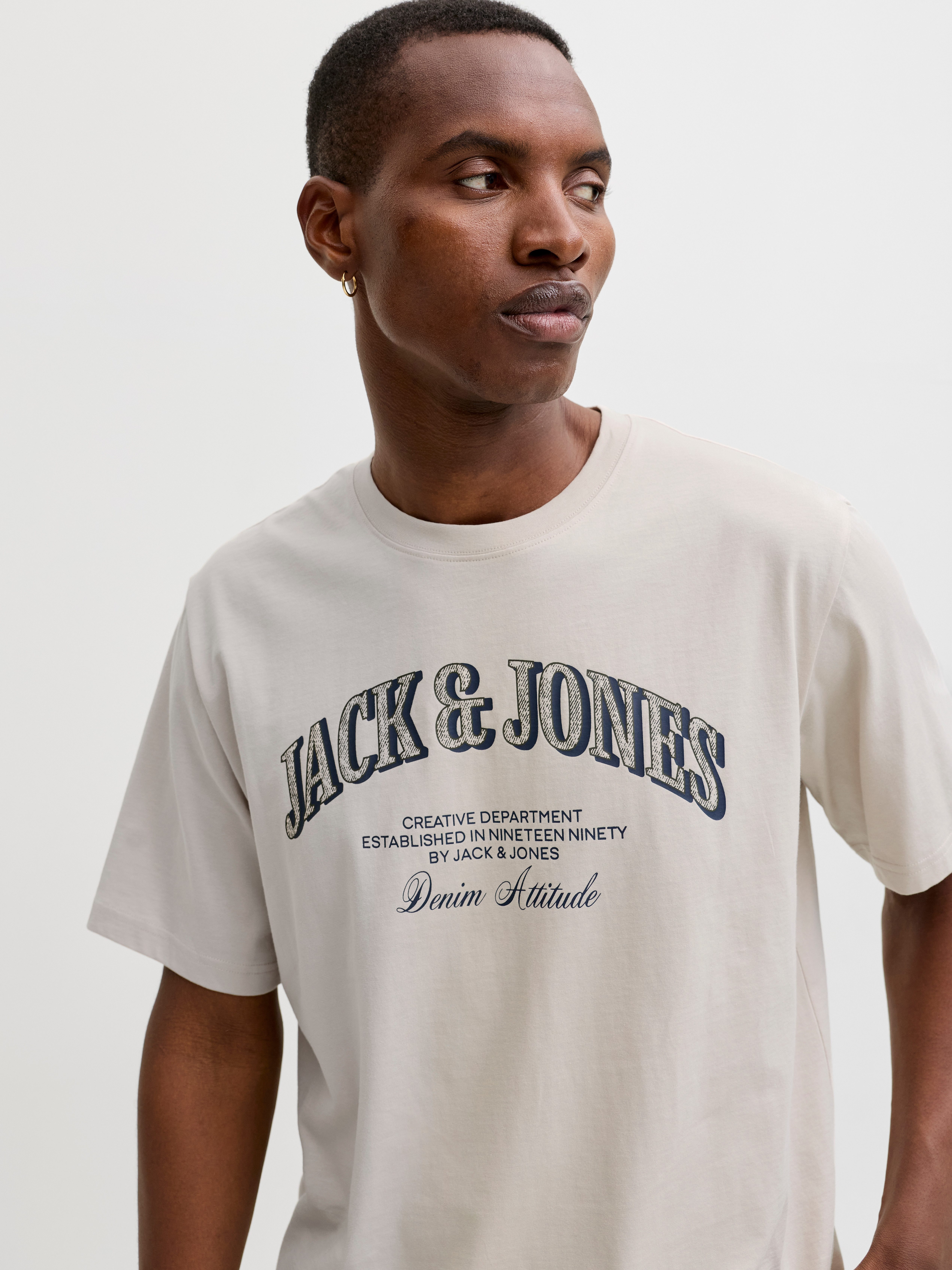 Jack & Jones Rundhalsshirt JJEDENVER GRAPHIC TEE SS O-NECK SN mit Logobranding