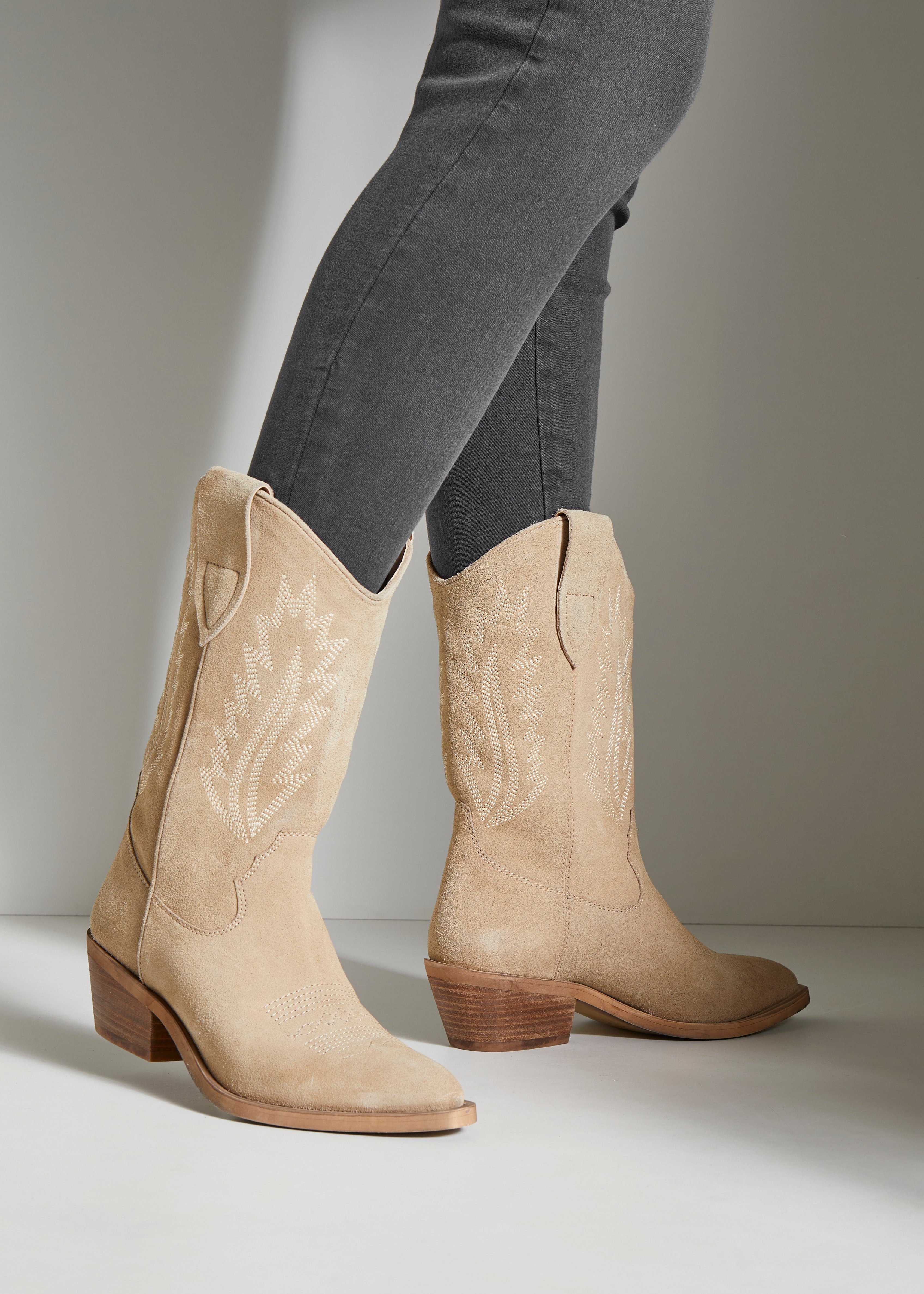 hochwertigem Boots Stiefel, Cowboy Stiefelette, Ankleboots aus Western Leder Cowboy LASCANA