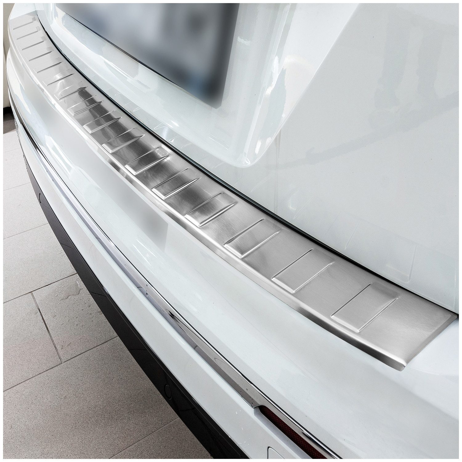 teileplus24 Ladekantenschutz AL100 Aluminium kompatibel mit VW Tiguan 2 und Allspace ab 2016-2024