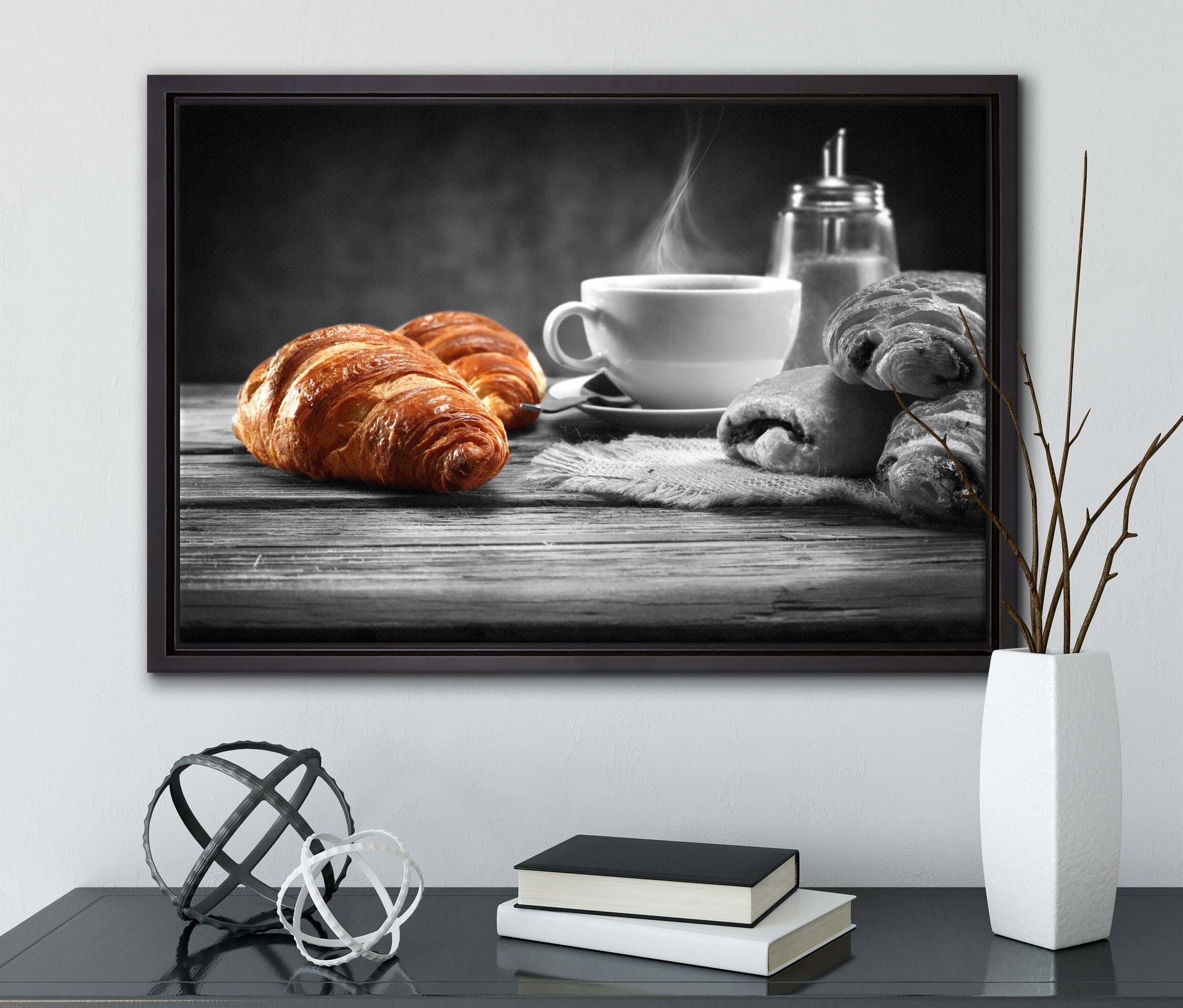 Pixxprint Leinwandbild Croissants mit (1 Kaffee, St), in Zackenaufhänger Leinwandbild frischem inkl. fertig Wanddekoration Schattenfugen-Bilderrahmen gefasst, einem bespannt