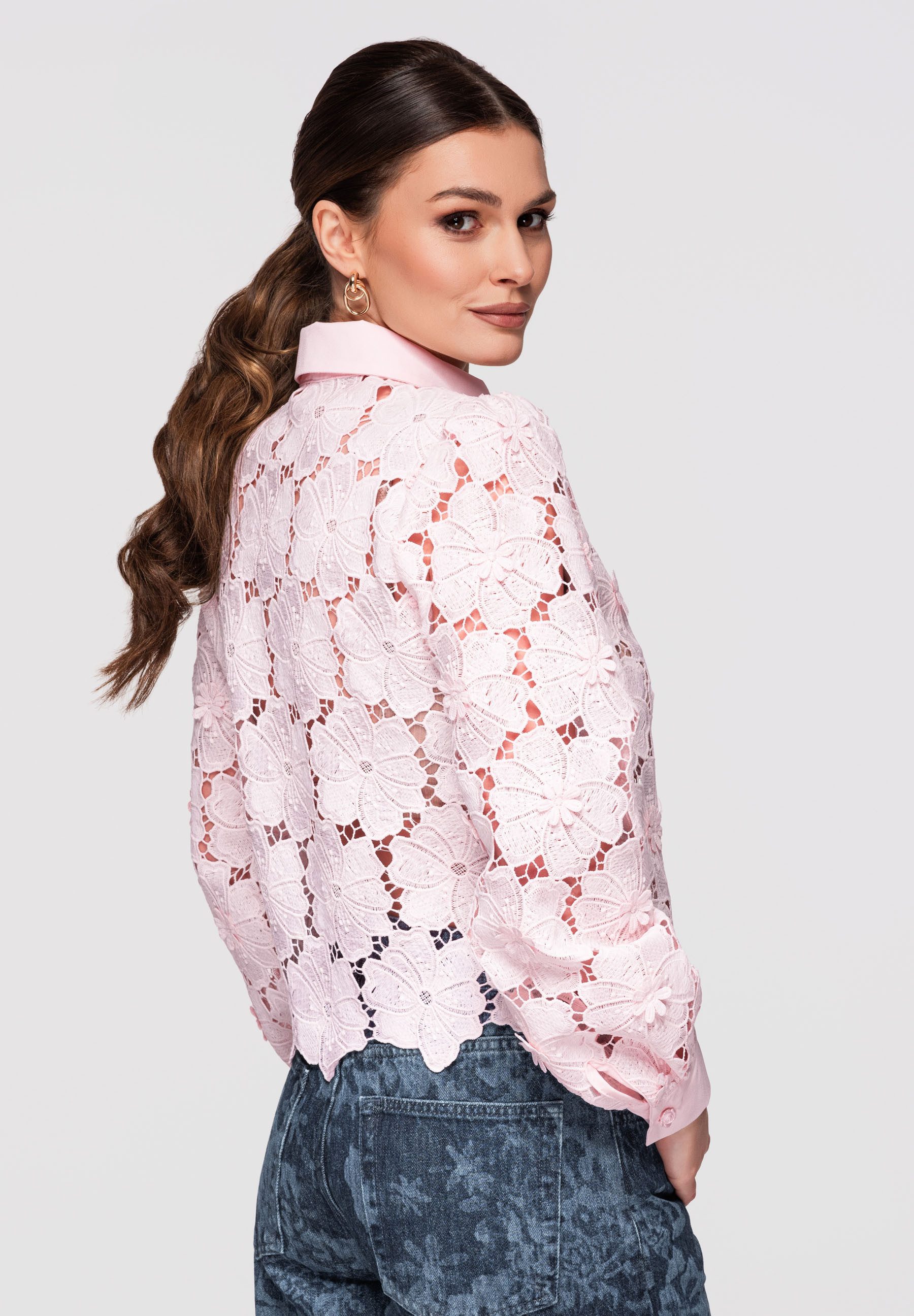 OMBRE Hemdbluse Damen Spitzenbluse Kurz Slim-Fit Elegant Rose L (kein Set, 1-tlg) Transparente Struktur, florales Spitzenmuster