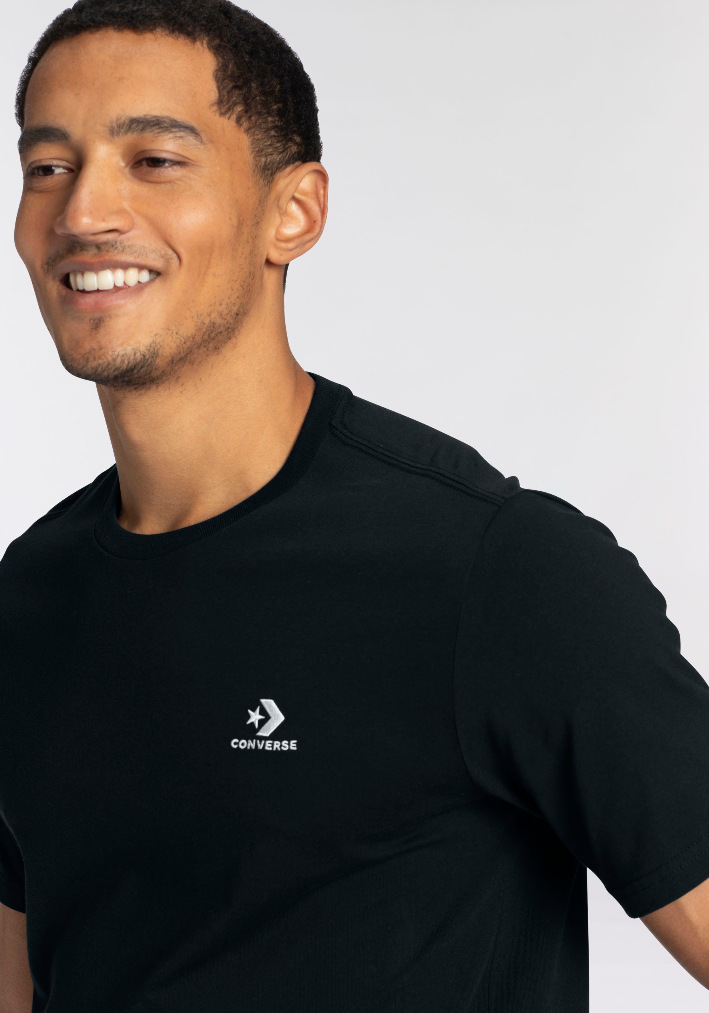Converse T-Shirt GO-TO EMBROIDERED STAR CHEVRON TEE mit Rundhalsausschnitt, Kurzarm, aus Baumwolle, in Single Jersey – Bild 4 von 5