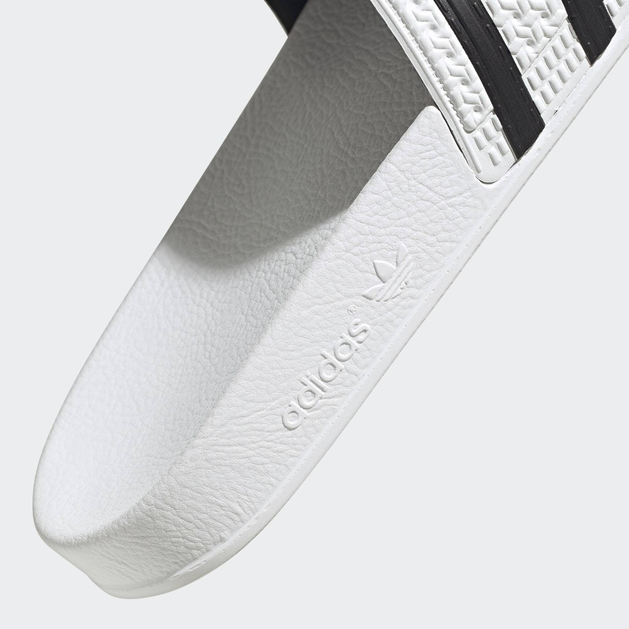 White / Core Black / White