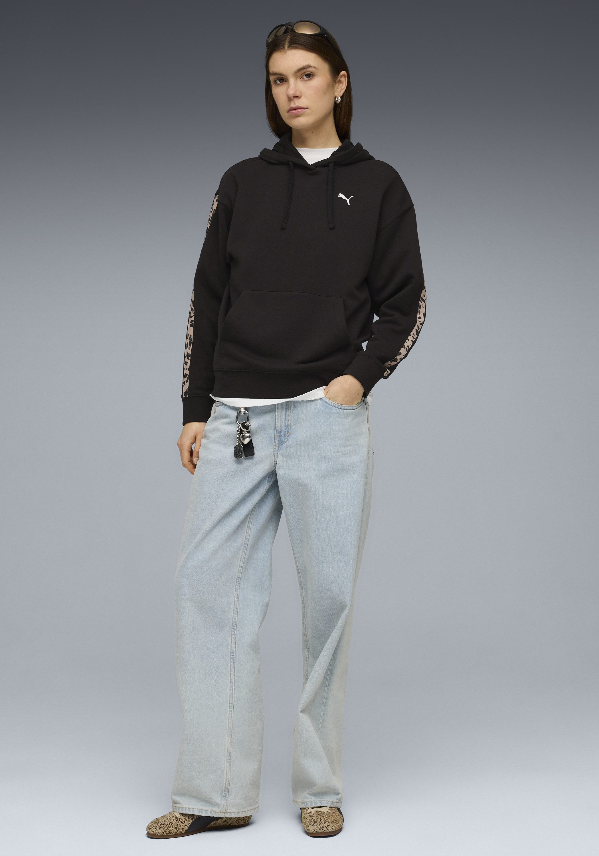 PUMA Kapuzensweatshirt ESS GRAPHIC ANIMAL COMFORT HOODIE TR sportlicher Stil, mit Kängurutasche, mit Print-Applikation