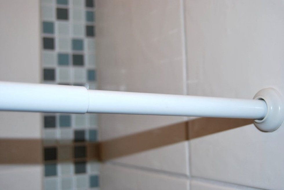Clever-Kauf-24 Duschstangen-Deckenhalter Teleskop - Duschstange, 70-120cm weiß, ausziehbar