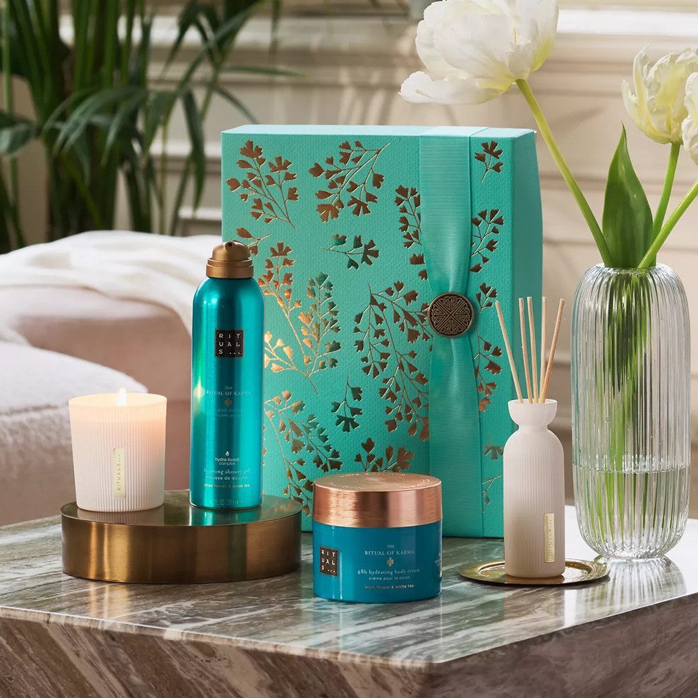 Rituals Pflege-Geschenkset Luxus-Pflegeset Limited Edition Geschenkset Karma L 2025, 4-tlg., 4-teiliges Pflegeset mit Duschschaum, Creme, Kerze & Duftstäbchen