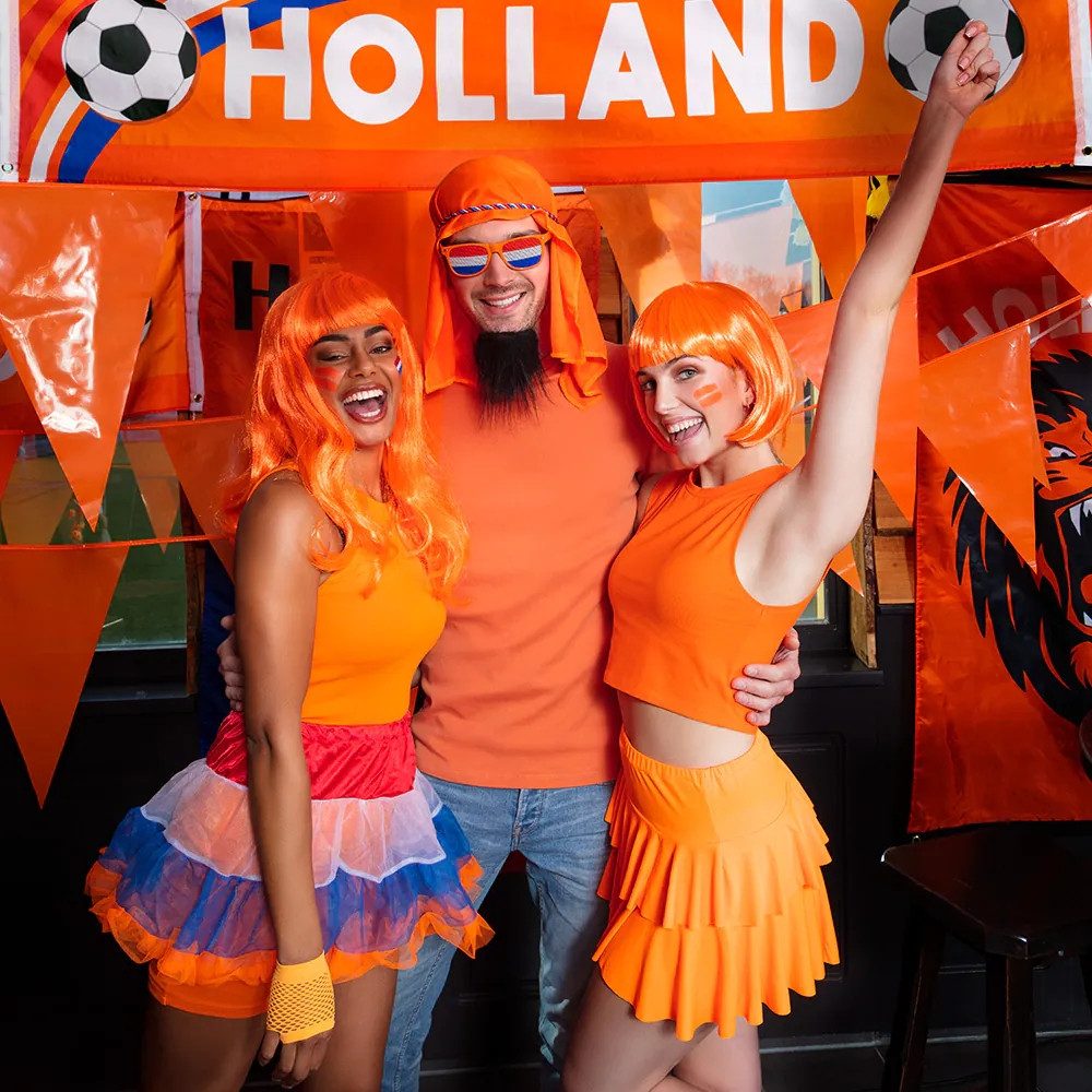 Boland Wimpelkette Wimpelkette orange 25 m PE Oranje Party Girlande Fußball NL 30x20 cm, Aus robustem, wetterfestem Polyethylen (PE)