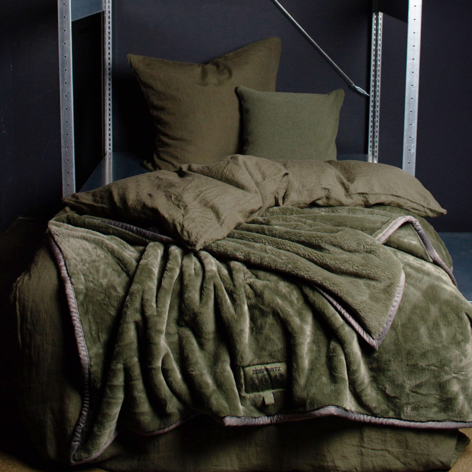 Wohndecke The Blanket, extra weiche Kuscheldecke, schlichtes Design, ZOEPPRITZ1828, Extra weiche Decke aus recyceltem Polyester – Bild 3 von 3