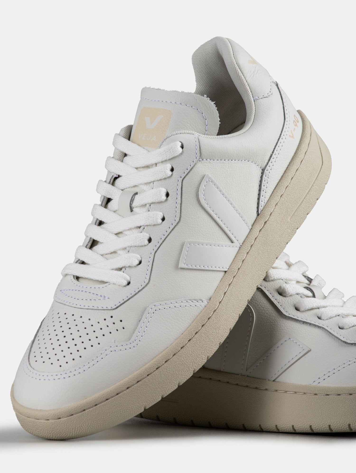 VEJA Veja V-90 Leather Sneaker günstig online kaufen