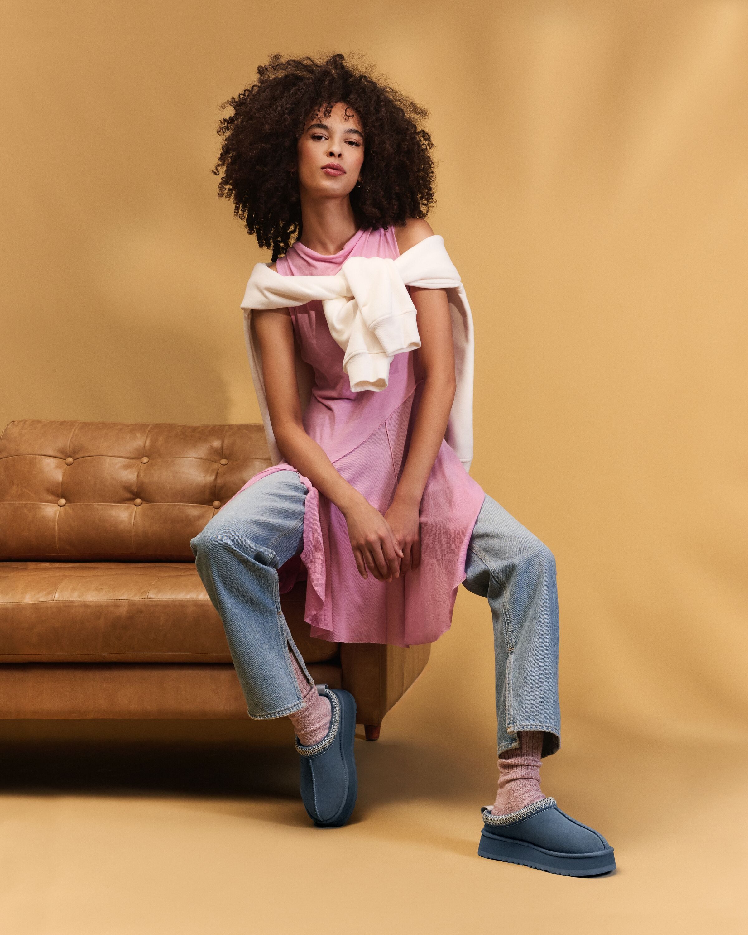 UGG TAZZ Hausschuh Clogs, Homeslippers, Pantoffel mit Textilband im Boho-Look