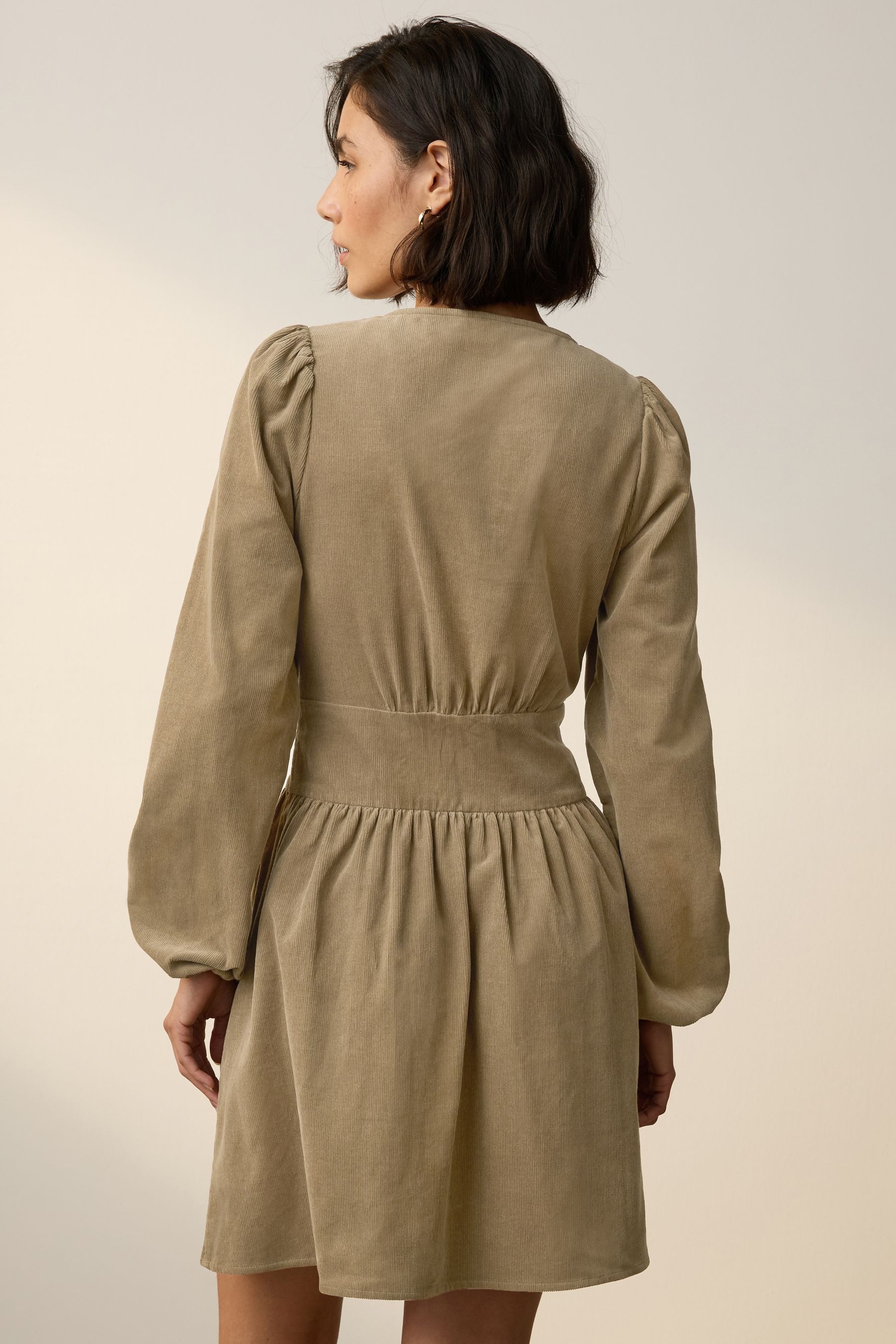 Next Minikleid Langärmeliges Cord-Minikleid, Kurzgröße (1-tlg) günstig online kaufen