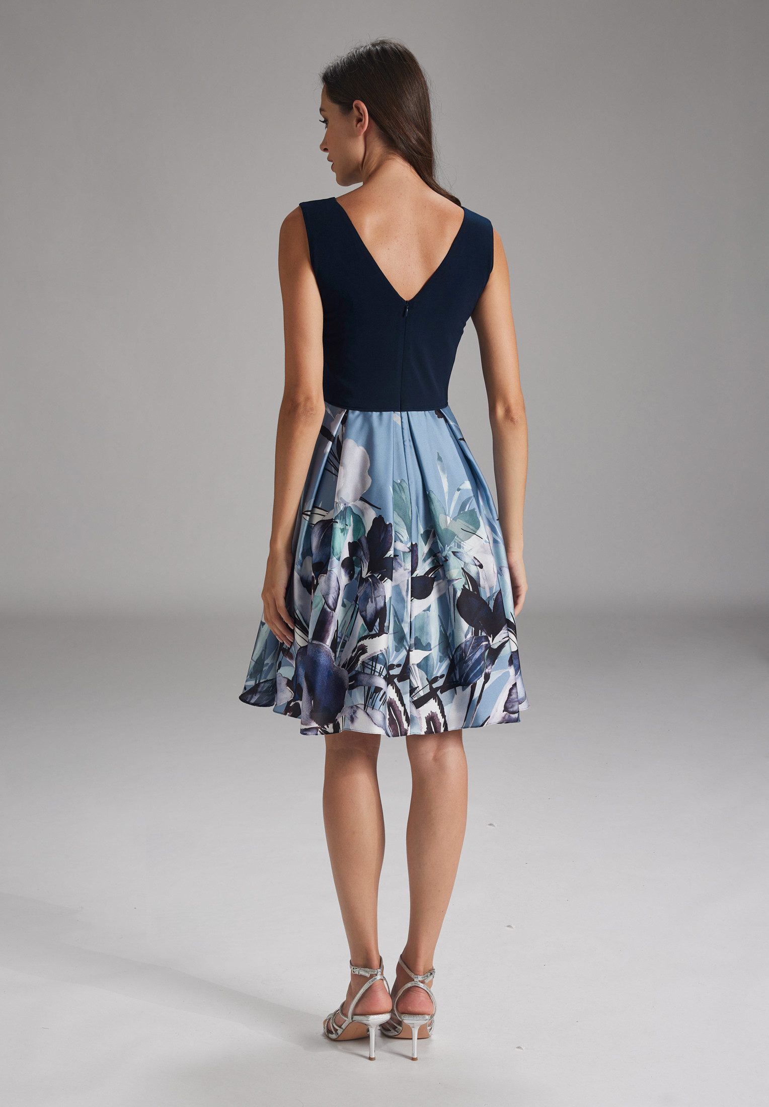 SWING Cocktailkleid - Cocktailkleid Taillierter Schnitt mit ausgestelltem Rockteil