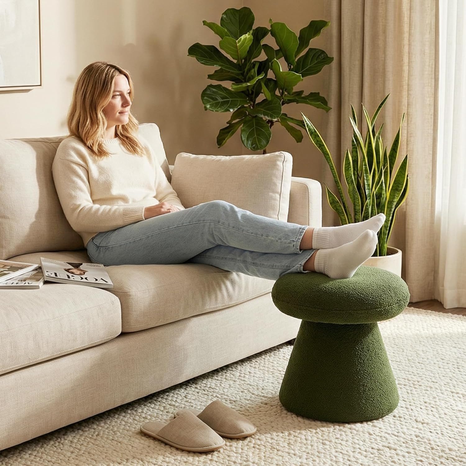 DEKKETO Hocker 360° Drehbarer Teddy-Pilz-Hocker als Schminktischhocker & Fußhocker (1 St), Bequemer Polsterhocker für Schlafzimmer, Ankleidezimmer & Wohnzimmer – Bild 3 von 5