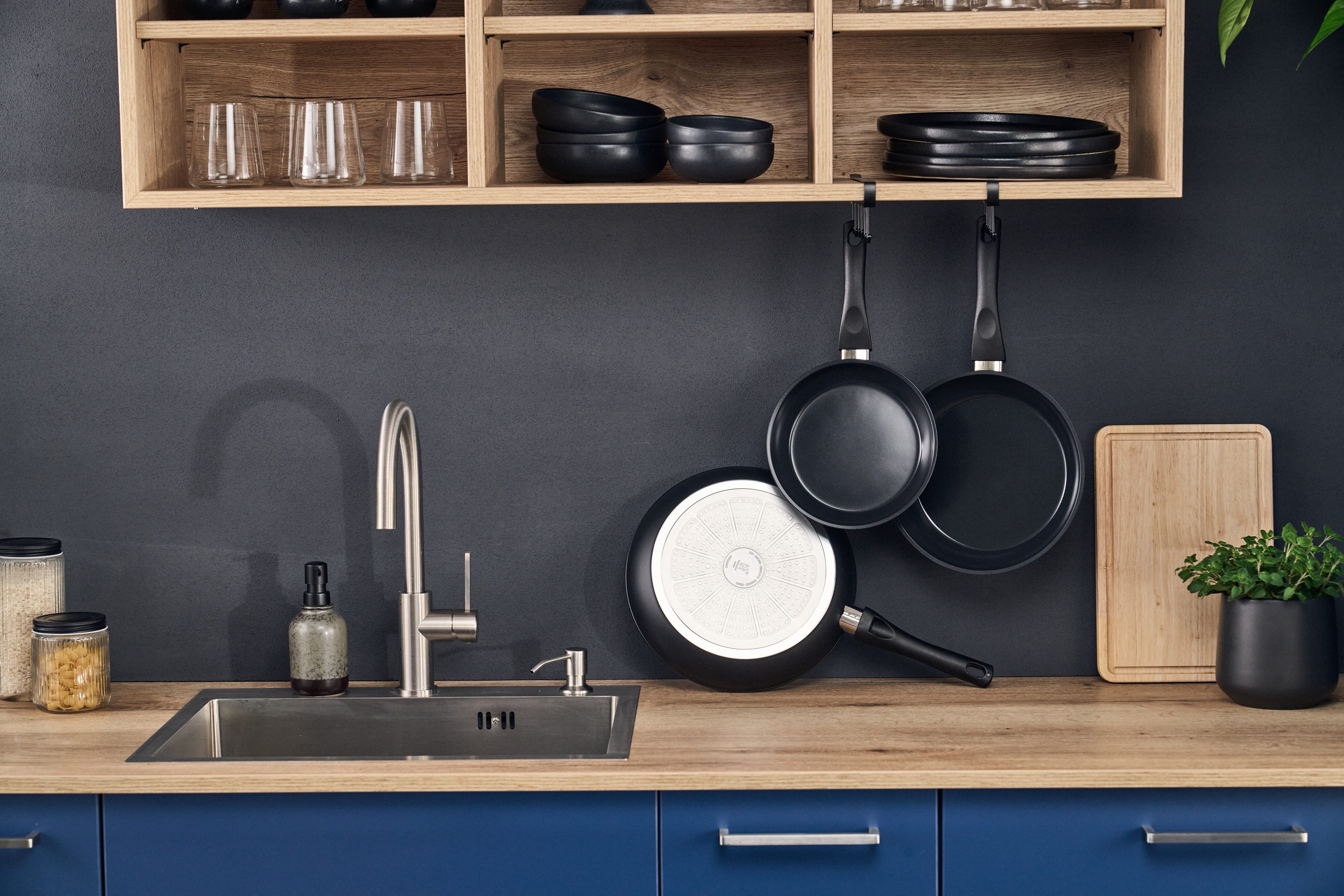 HENCKELS by ZWILLING Pfannen-Set Sleek, Aluminium (Set, 3-tlg., Pfanne 20 cm, 24 cm und 28 cm), Keramikbeschichtung, Soft-Touch-Griff, leicht, Induktionsgeeignet